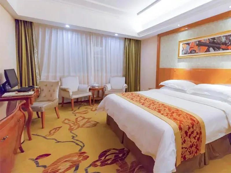 Bed in Vienna Hotel Chaoyang High-Speed Train Station Bed in Vienna Hotel Chaoyang High-Speed Train Station