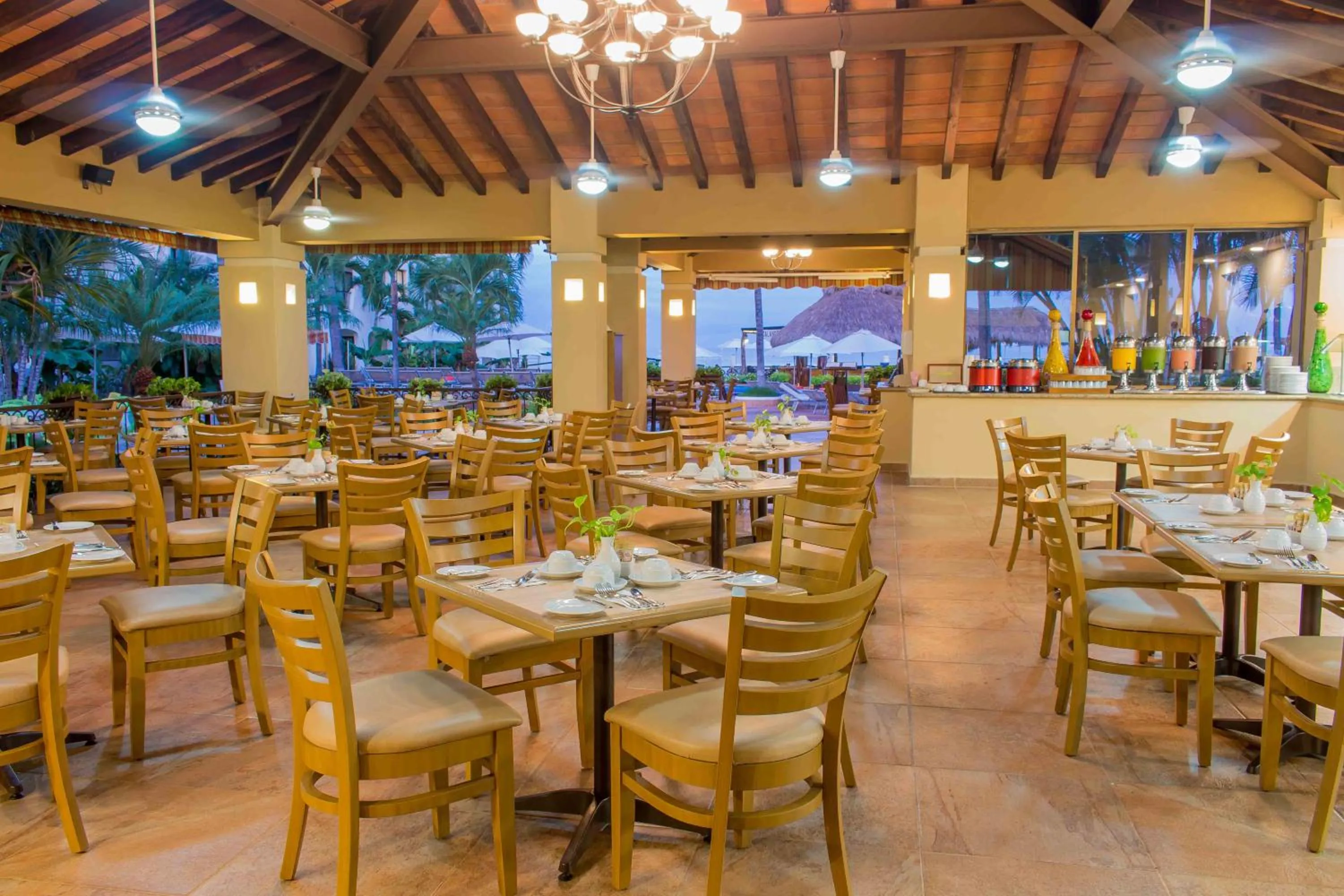 Restaurant/places to eat in Plaza Pelicanos Grand Beach Resort All Inclusive