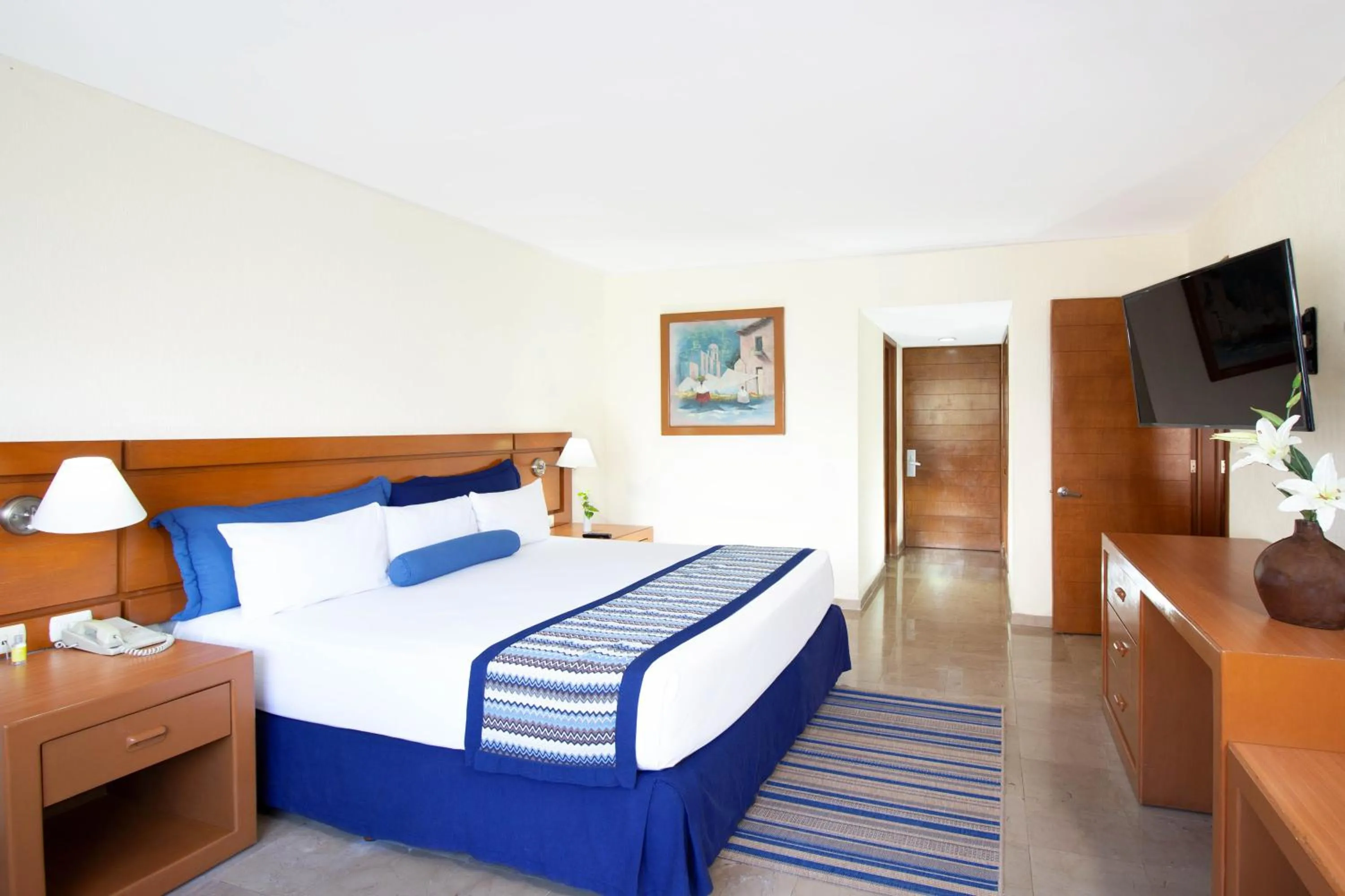 TV and multimedia, Bed in Plaza Pelicanos Grand Beach Resort All Inclusive