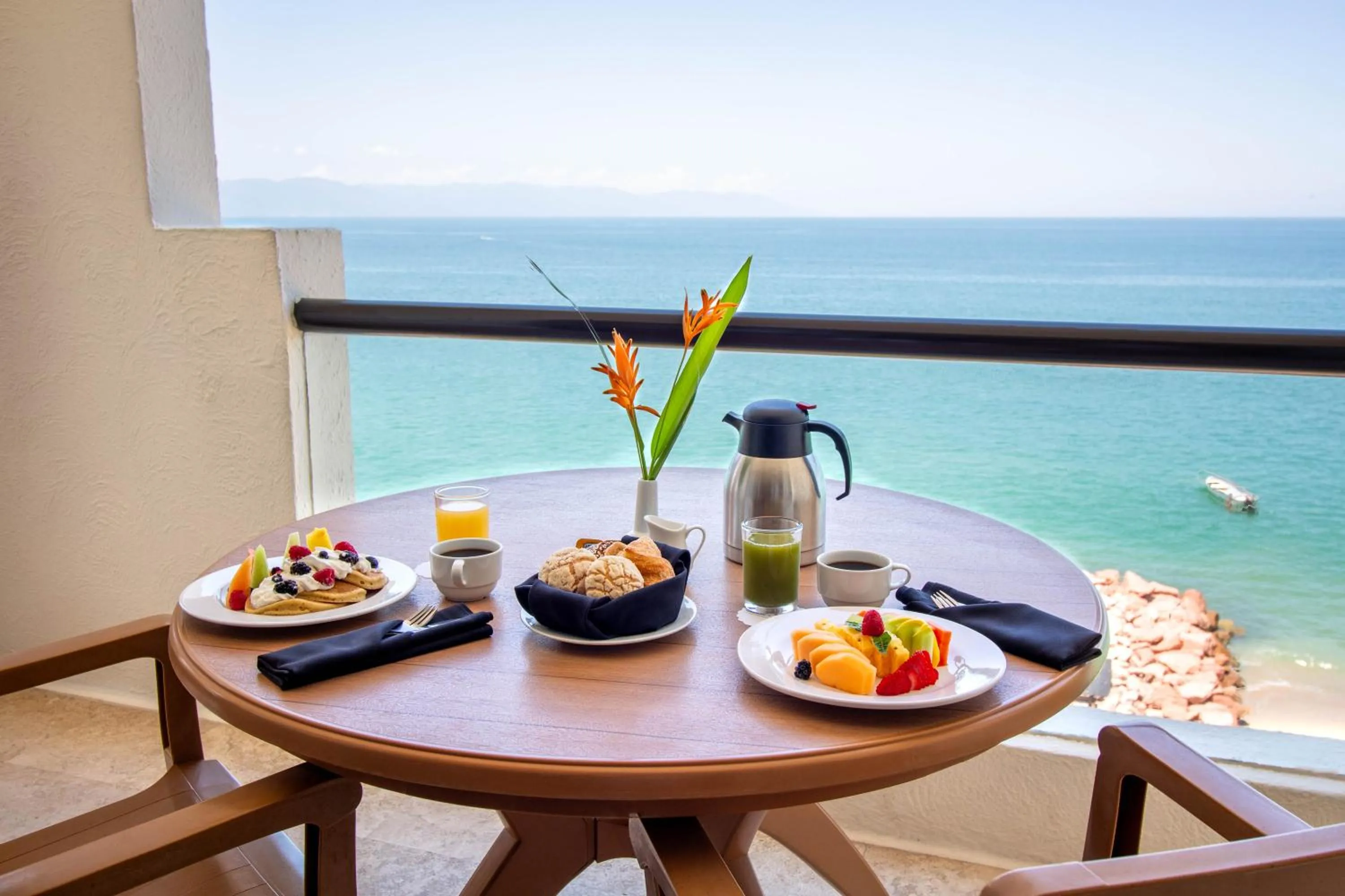 Coffee/tea facilities in Plaza Pelicanos Grand Beach Resort All Inclusive