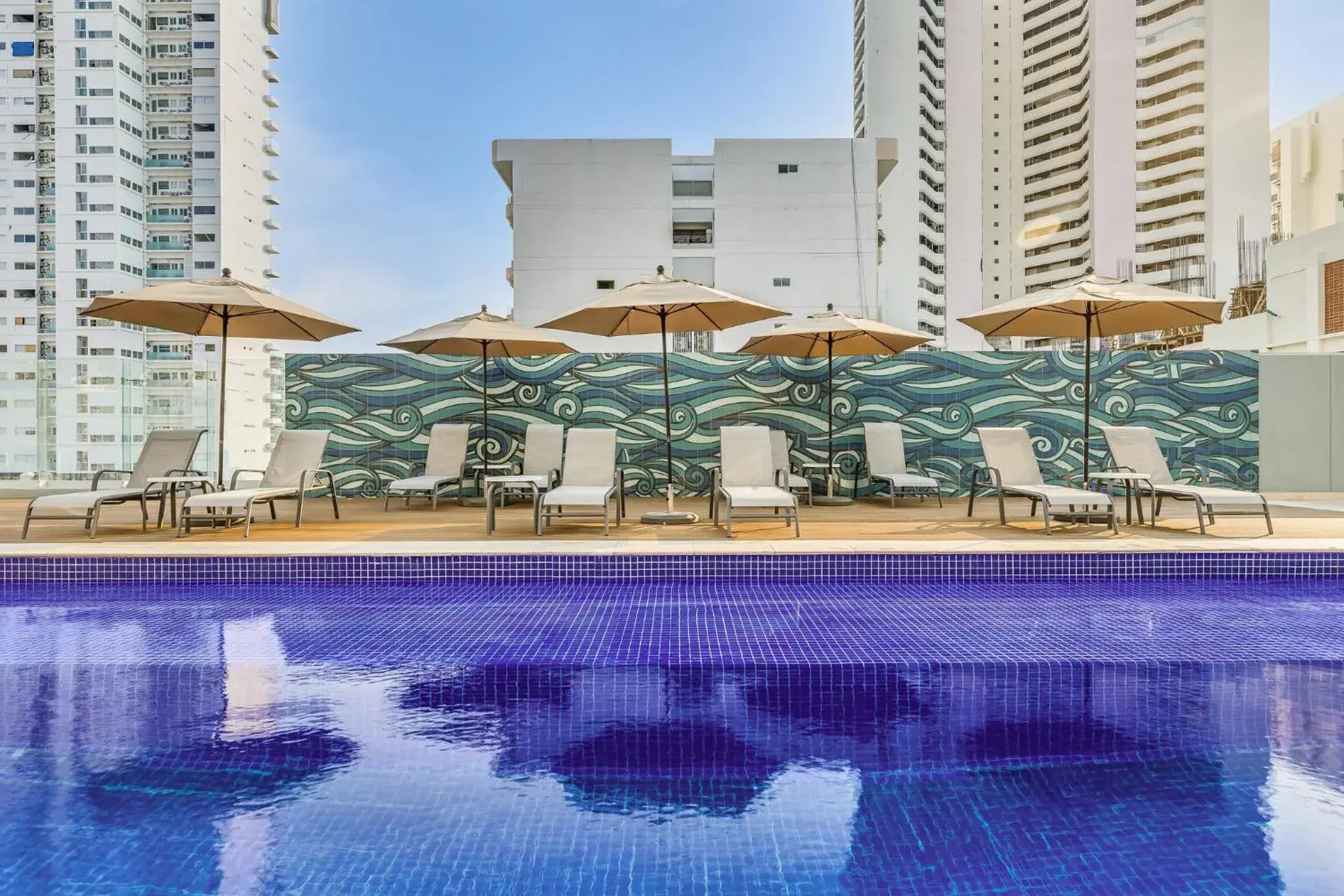 Swimming pool in One Acapulco Costera Swimming pool in One Acapulco Costera