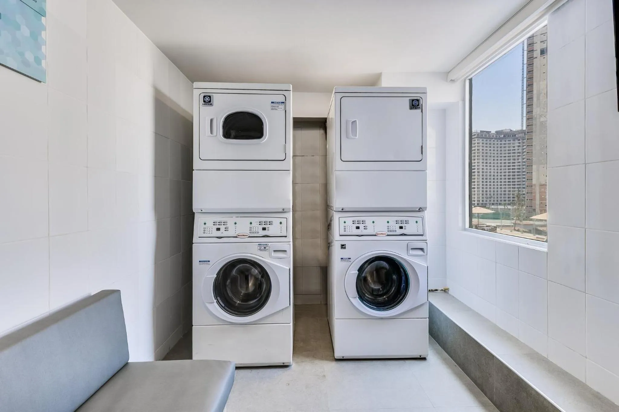 laundry in One Acapulco Costera