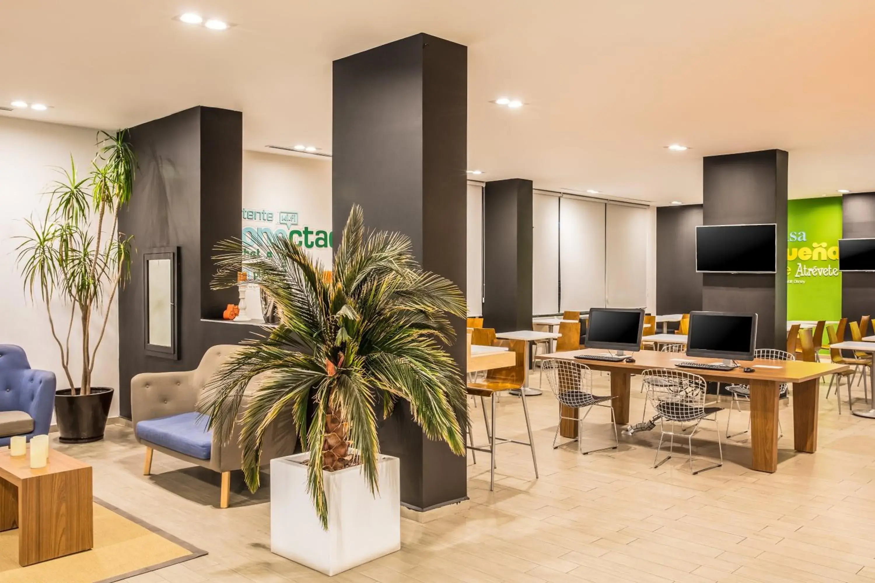 Lobby or reception in One Monterrey Aeropuerto Lobby or reception in One Monterrey Aeropuerto