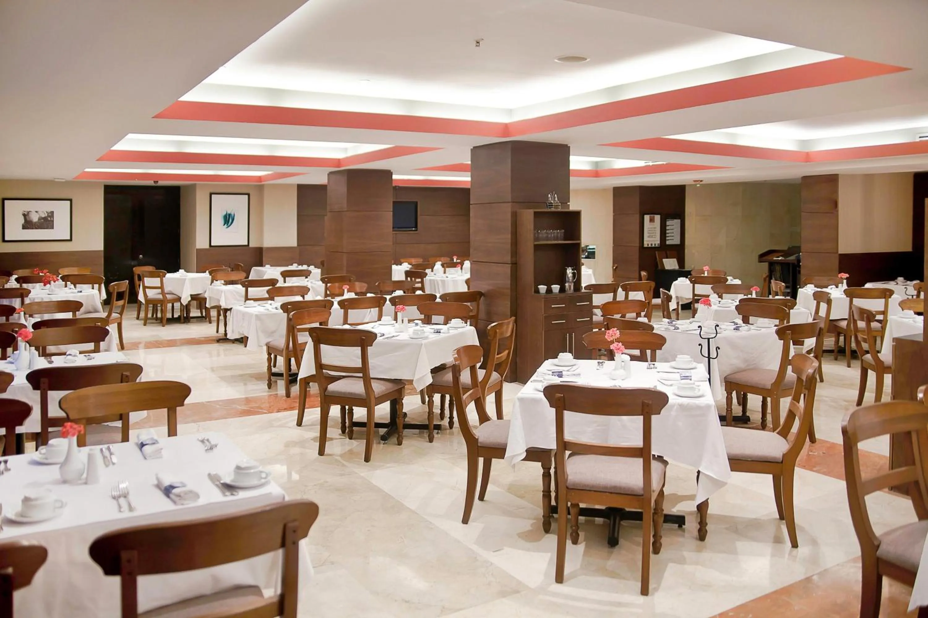 Restaurant/places to eat in Marriott Tijuana Hotel
