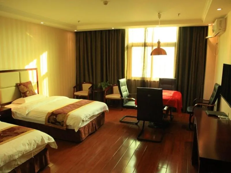 Bed in GreenTree Inn HeNan ZhengZhou Wanda Hanghai Middle Road Business Hotel