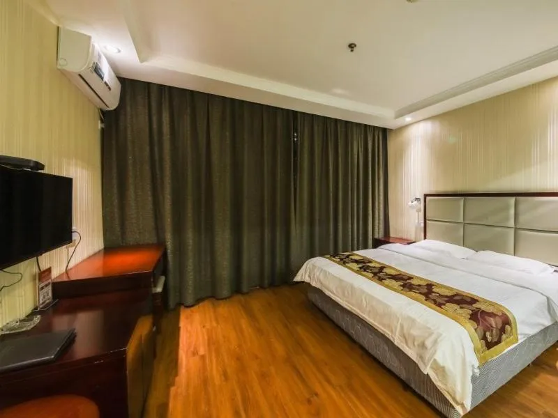 Bed in GreenTree Inn HeNan ZhengZhou Wanda Hanghai Middle Road Business Hotel