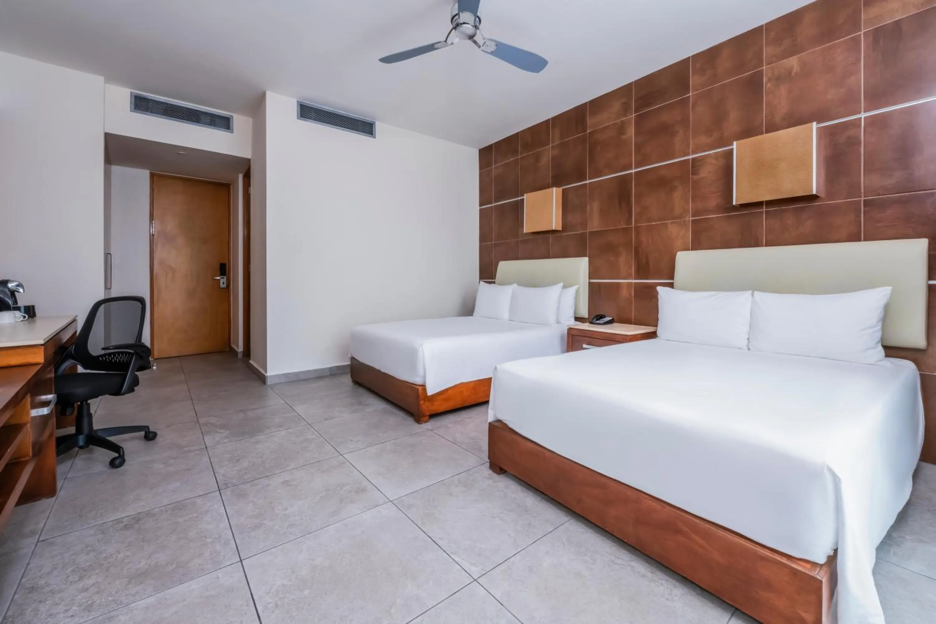 Photo of the whole room, Bed in Krystal Urban Cancun & Beach Club