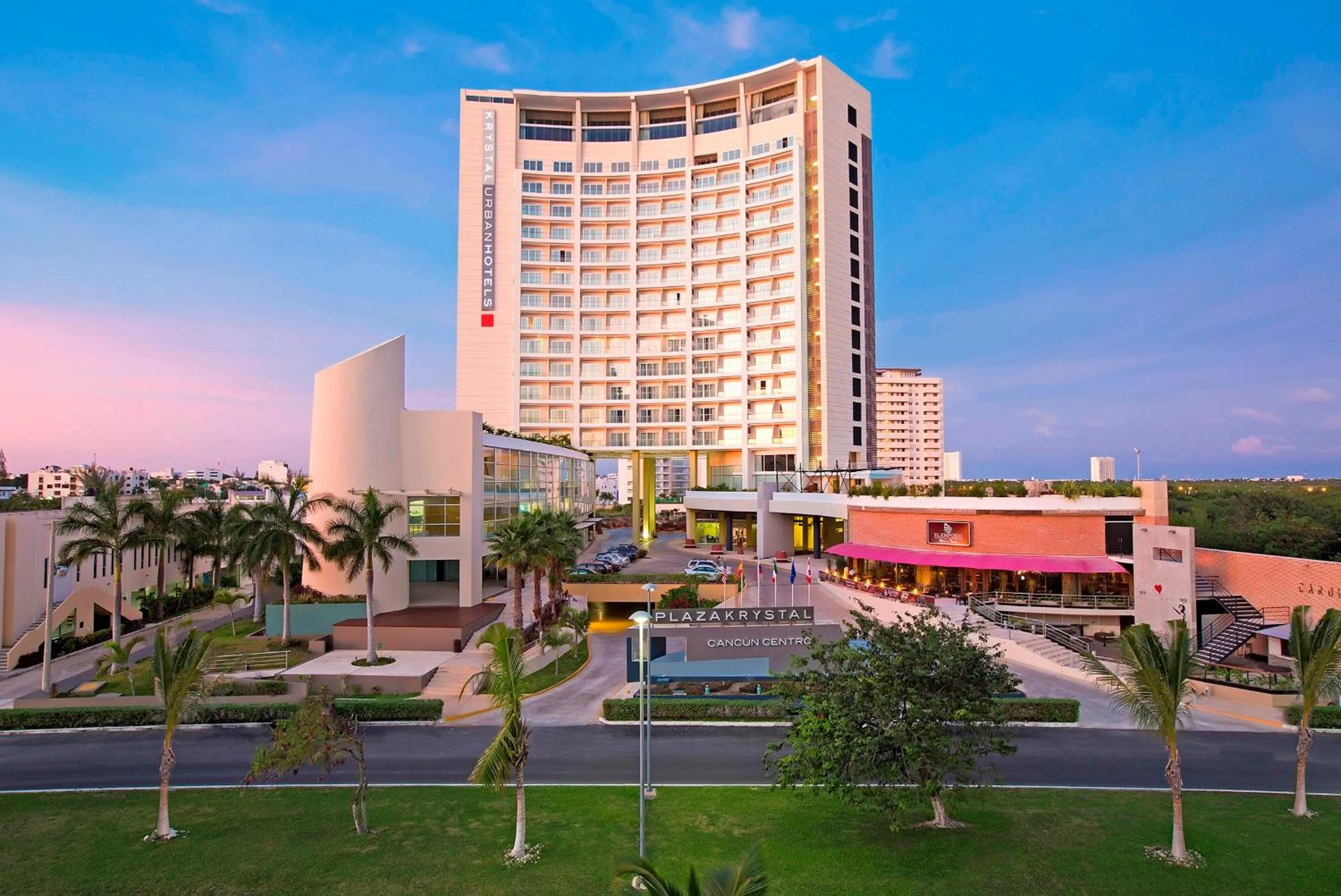 Facade/entrance in Krystal Urban Cancun & Beach Club