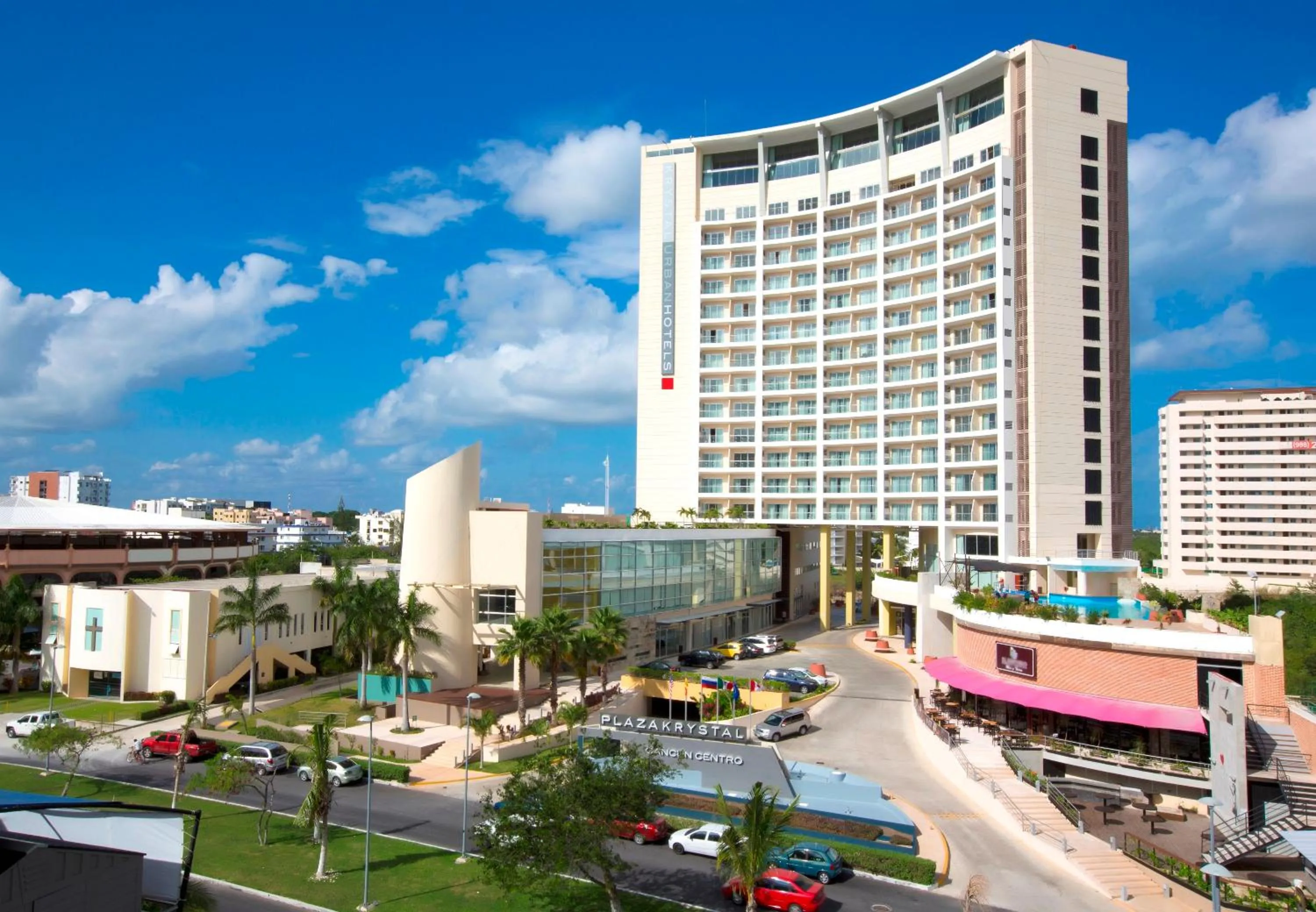 Facade/entrance in Krystal Urban Cancun & Beach Club