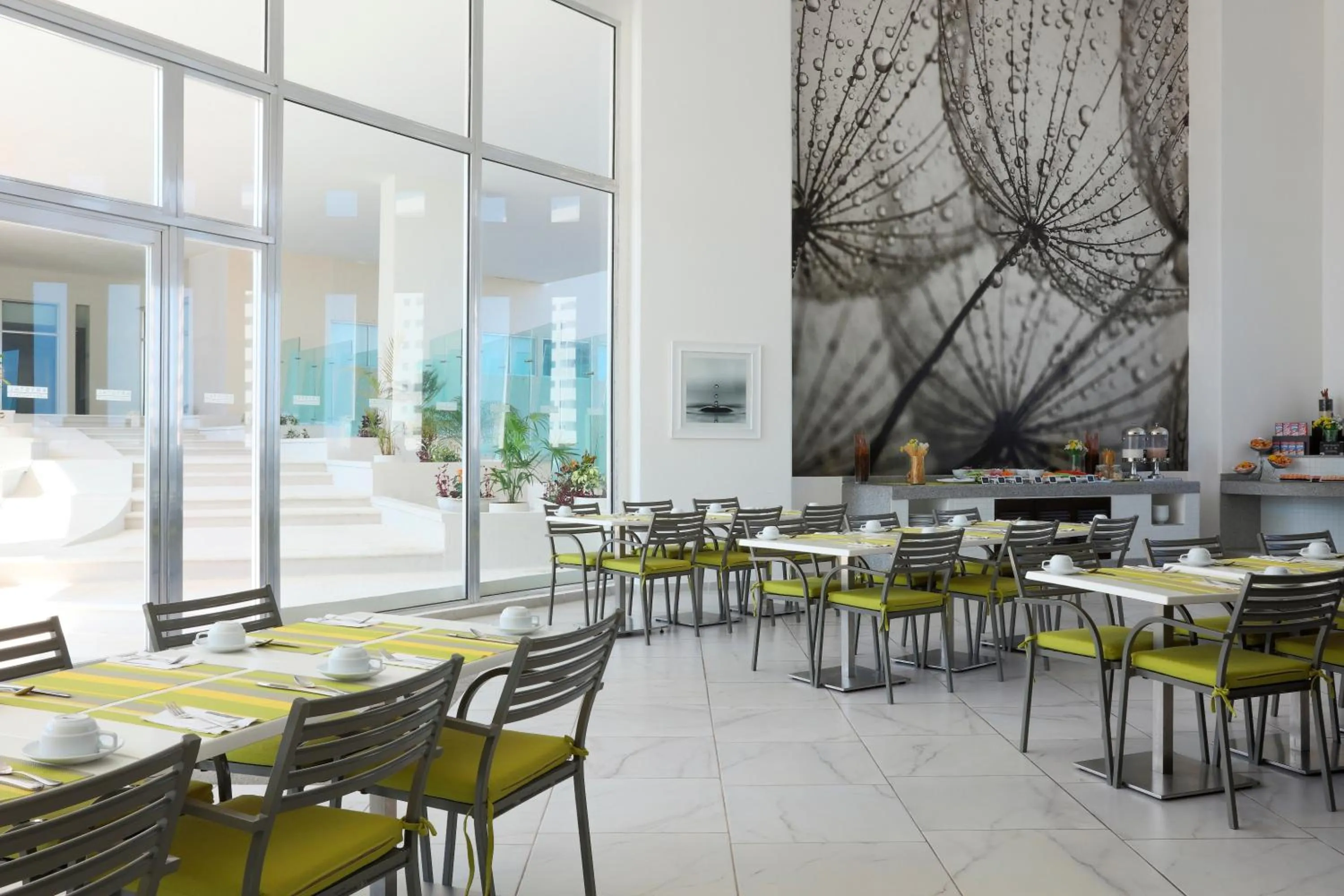 Restaurant/places to eat in Krystal Urban Cancun & Beach Club