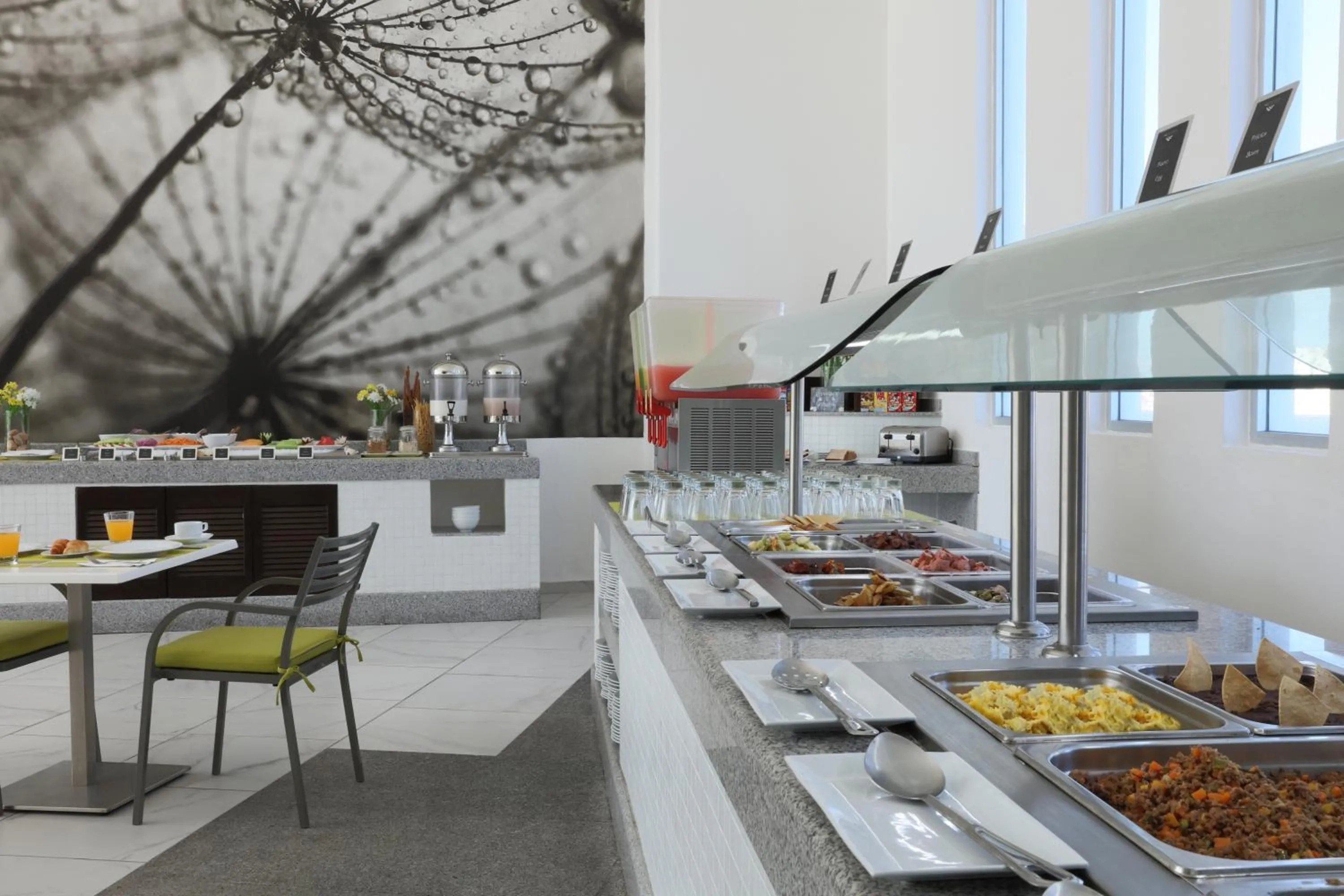 Restaurant/places to eat in Krystal Urban Cancun & Beach Club