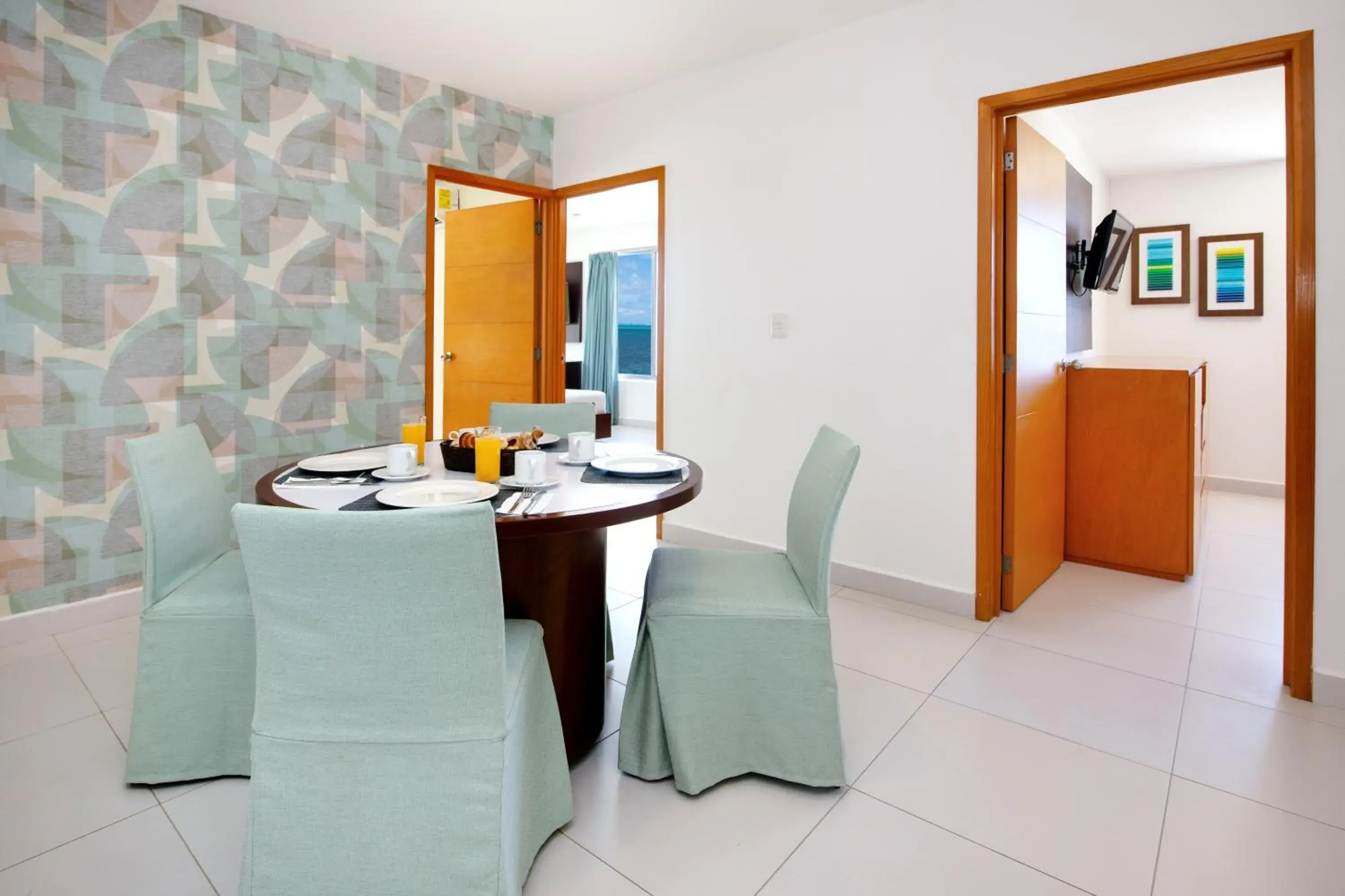 Breakfast in Cancun Bay All Inclusive Hotel Breakfast in Cancun Bay All Inclusive Hotel