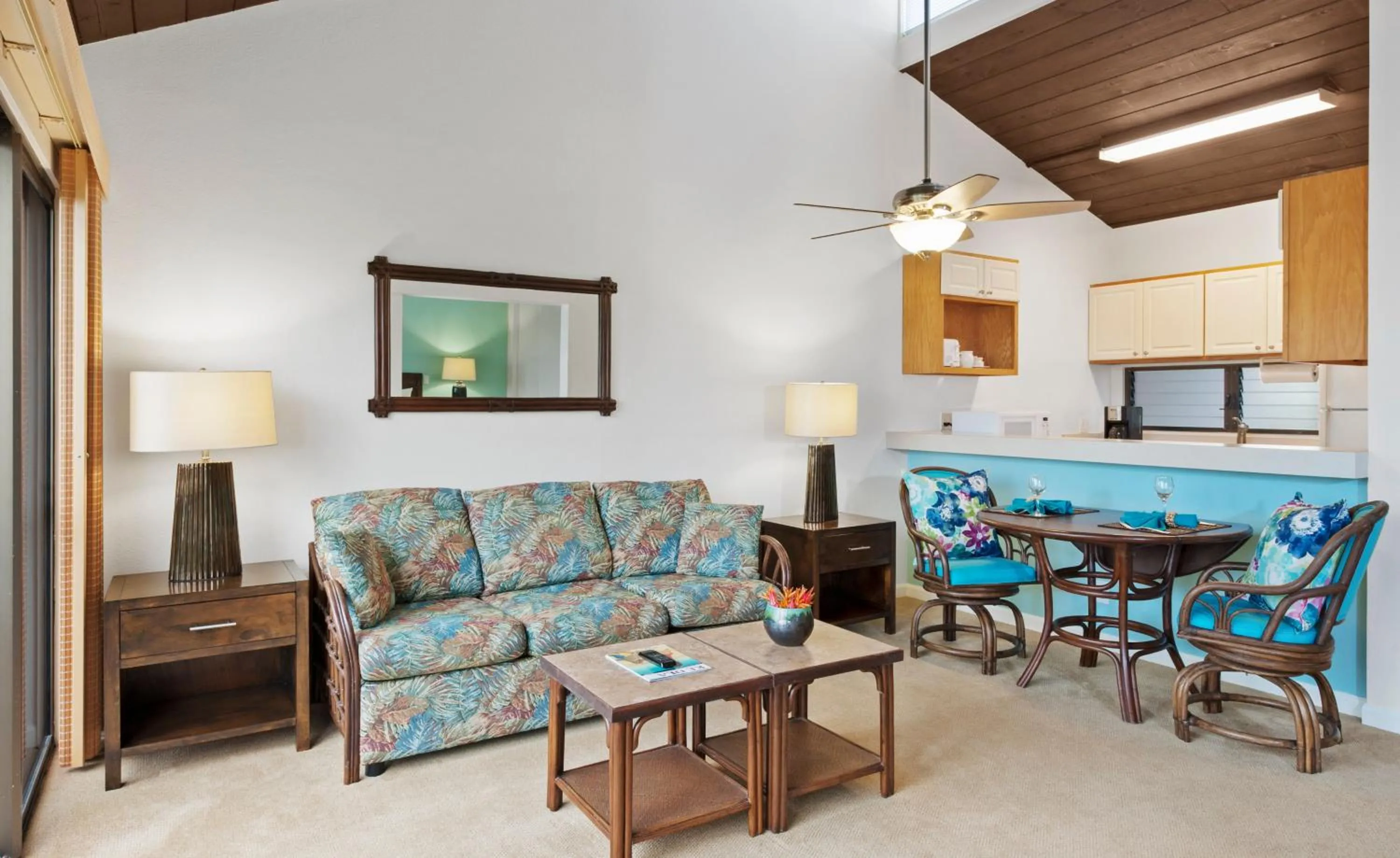 Kitchen or kitchenette in The Kona Billfisher