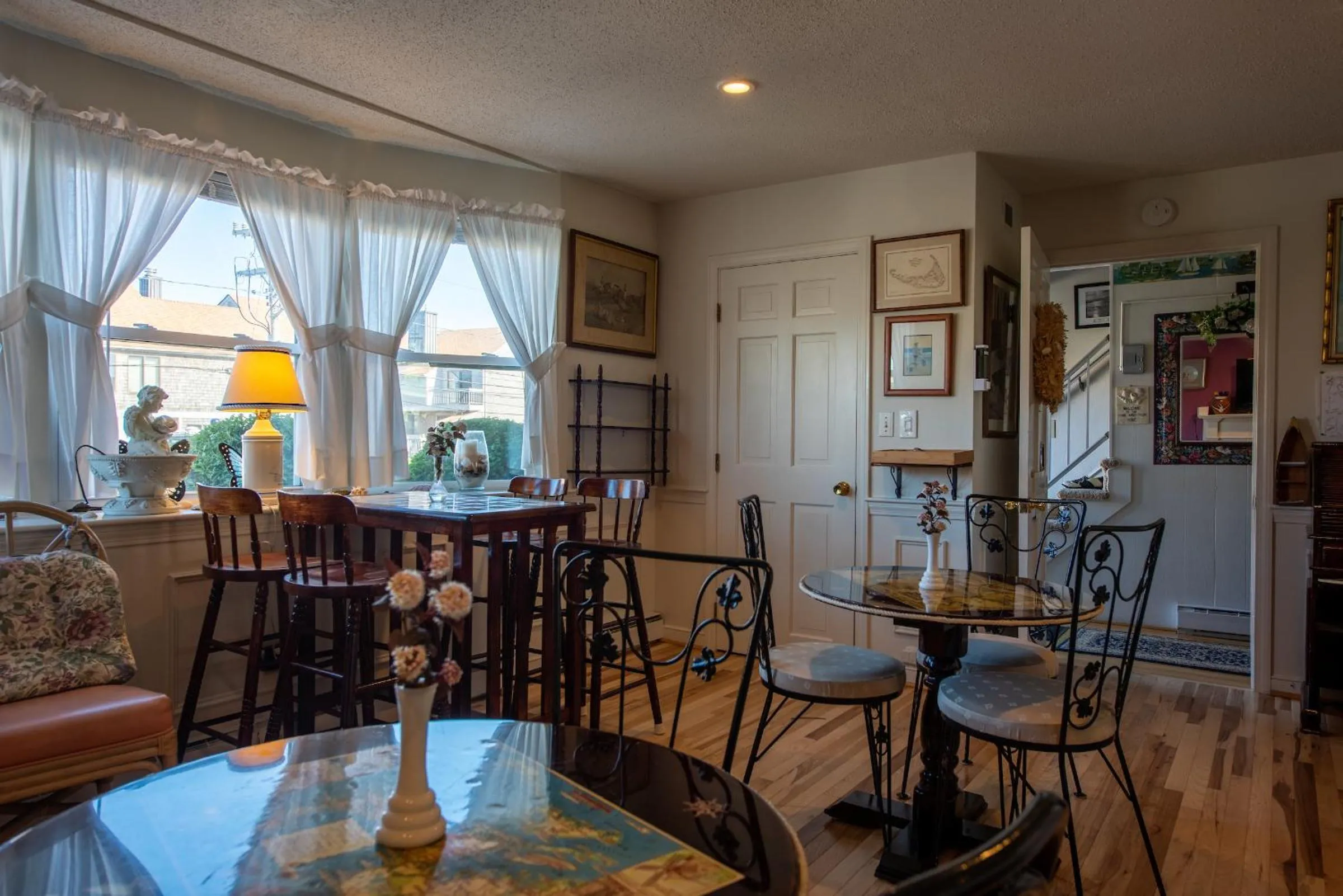 A Cape Cod Ocean Manor Inn