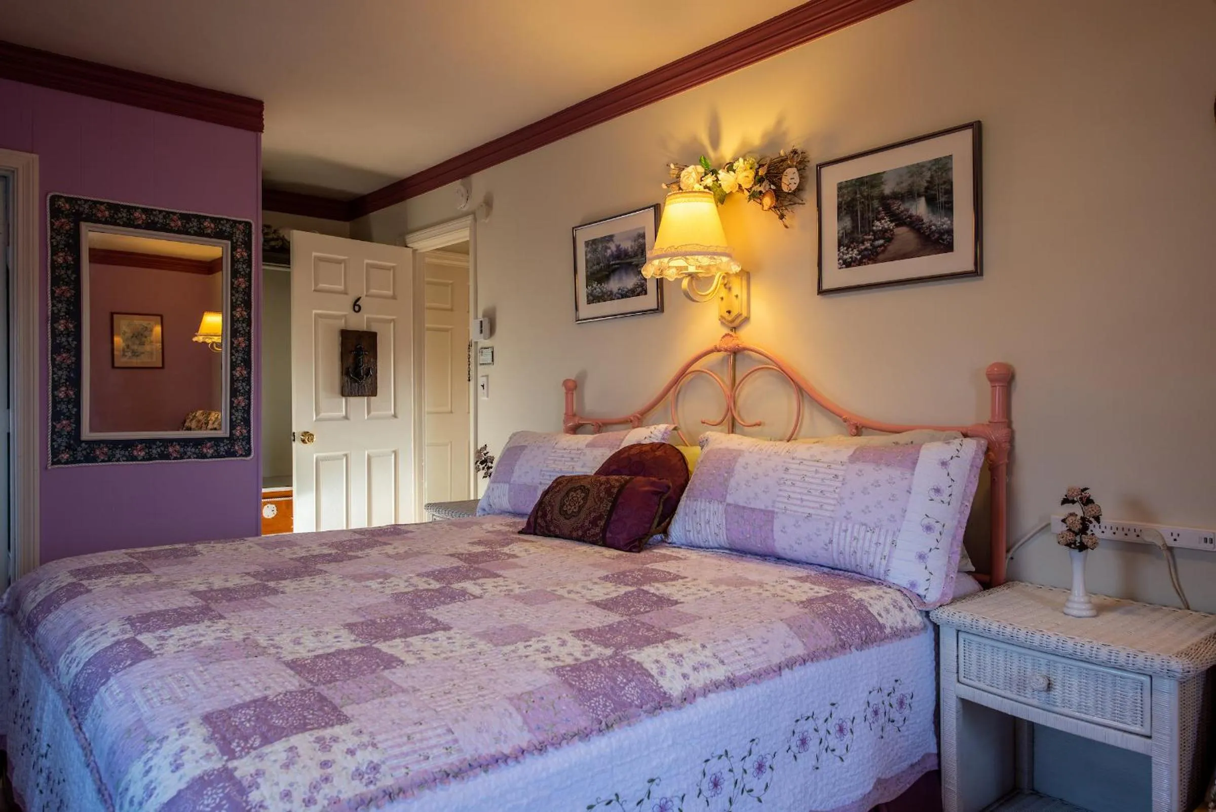 Bed in A Cape Cod Ocean Manor Inn