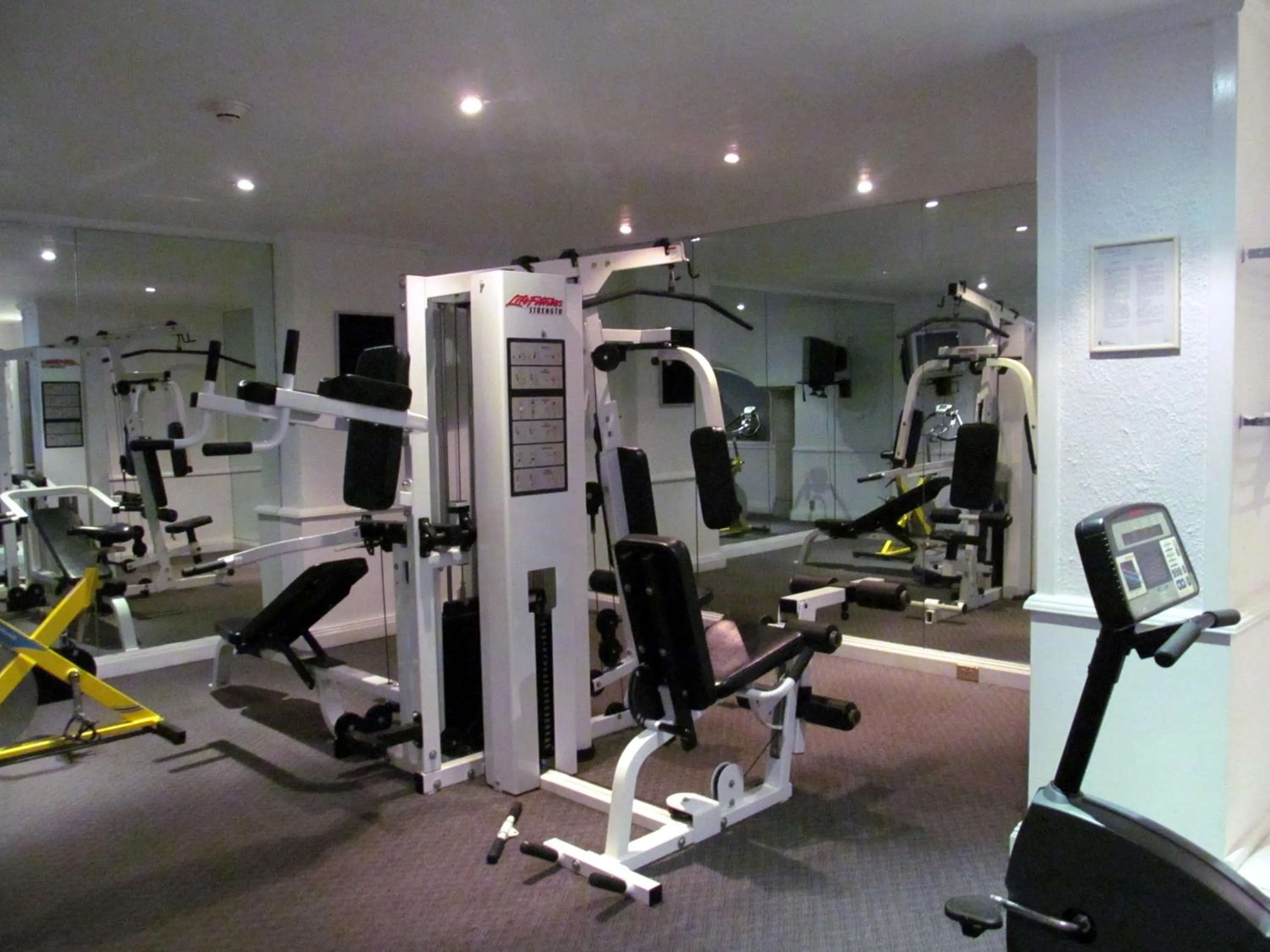 Fitness centre/facilities in Hotel PF