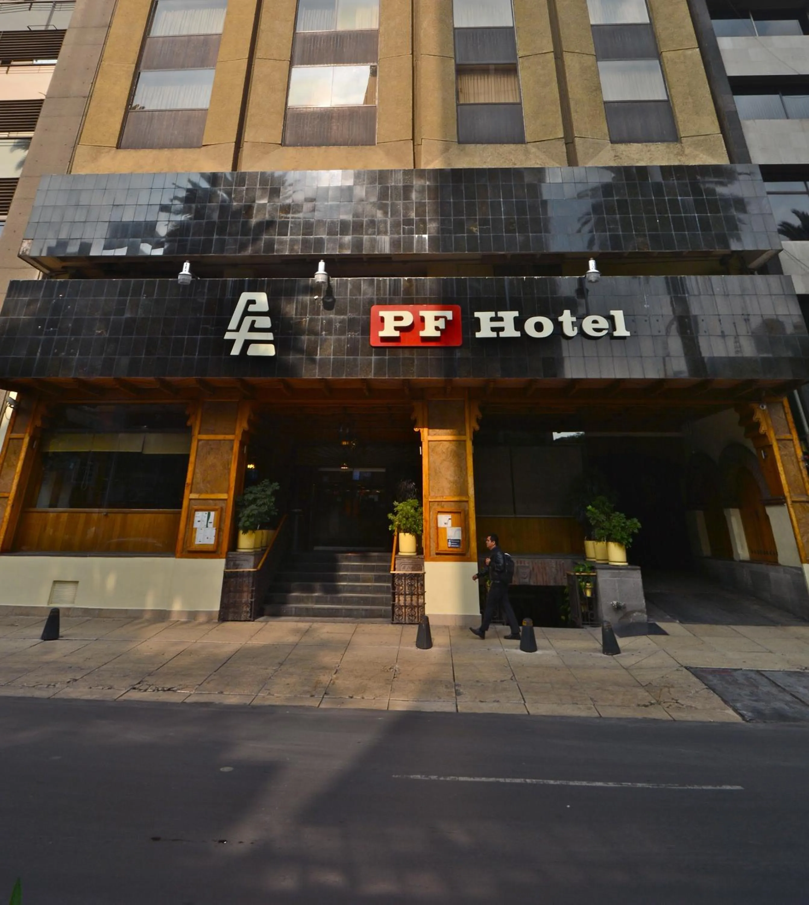 Facade/entrance in Hotel PF