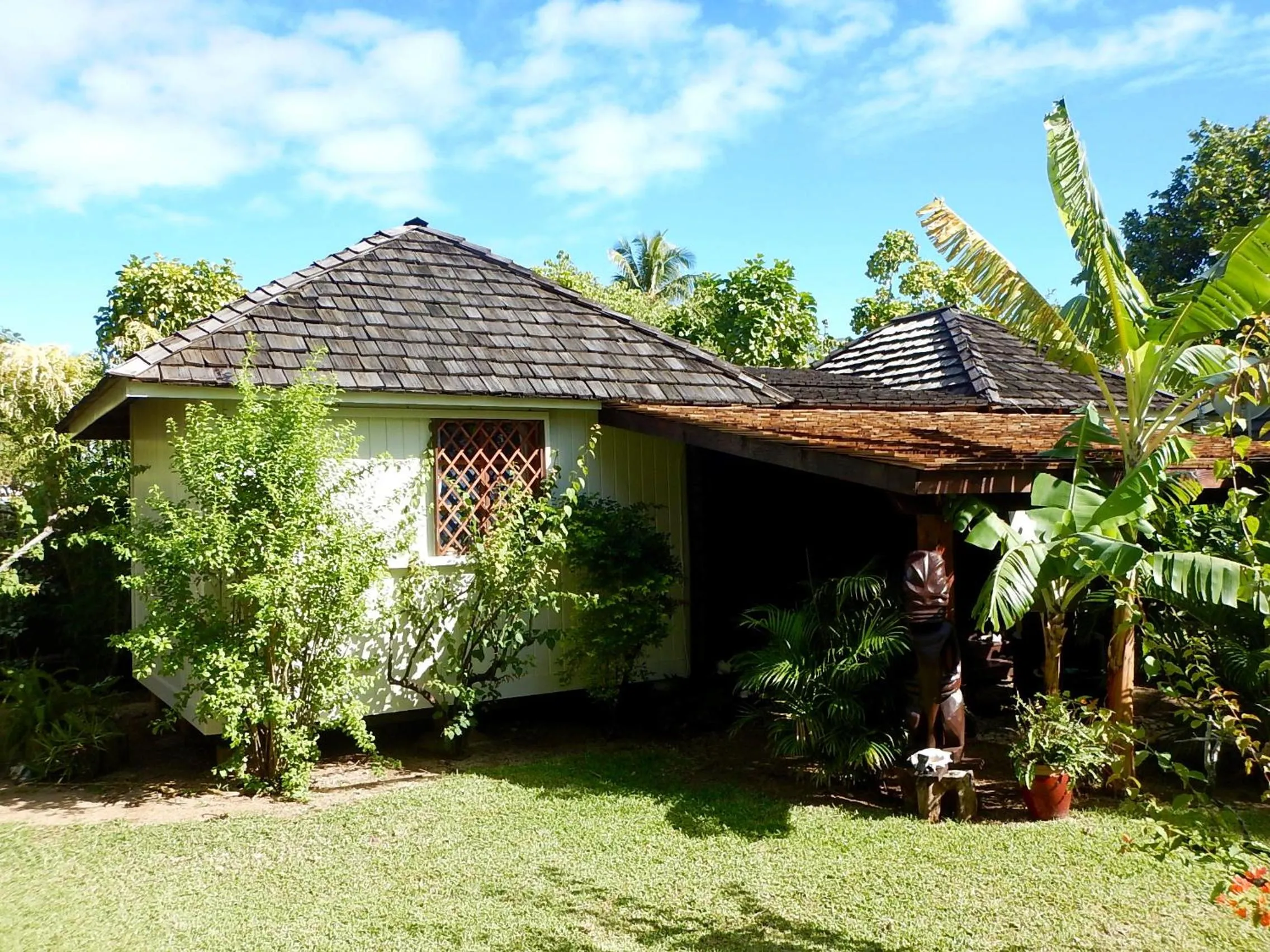 Photo of the whole room in Poerani Moorea