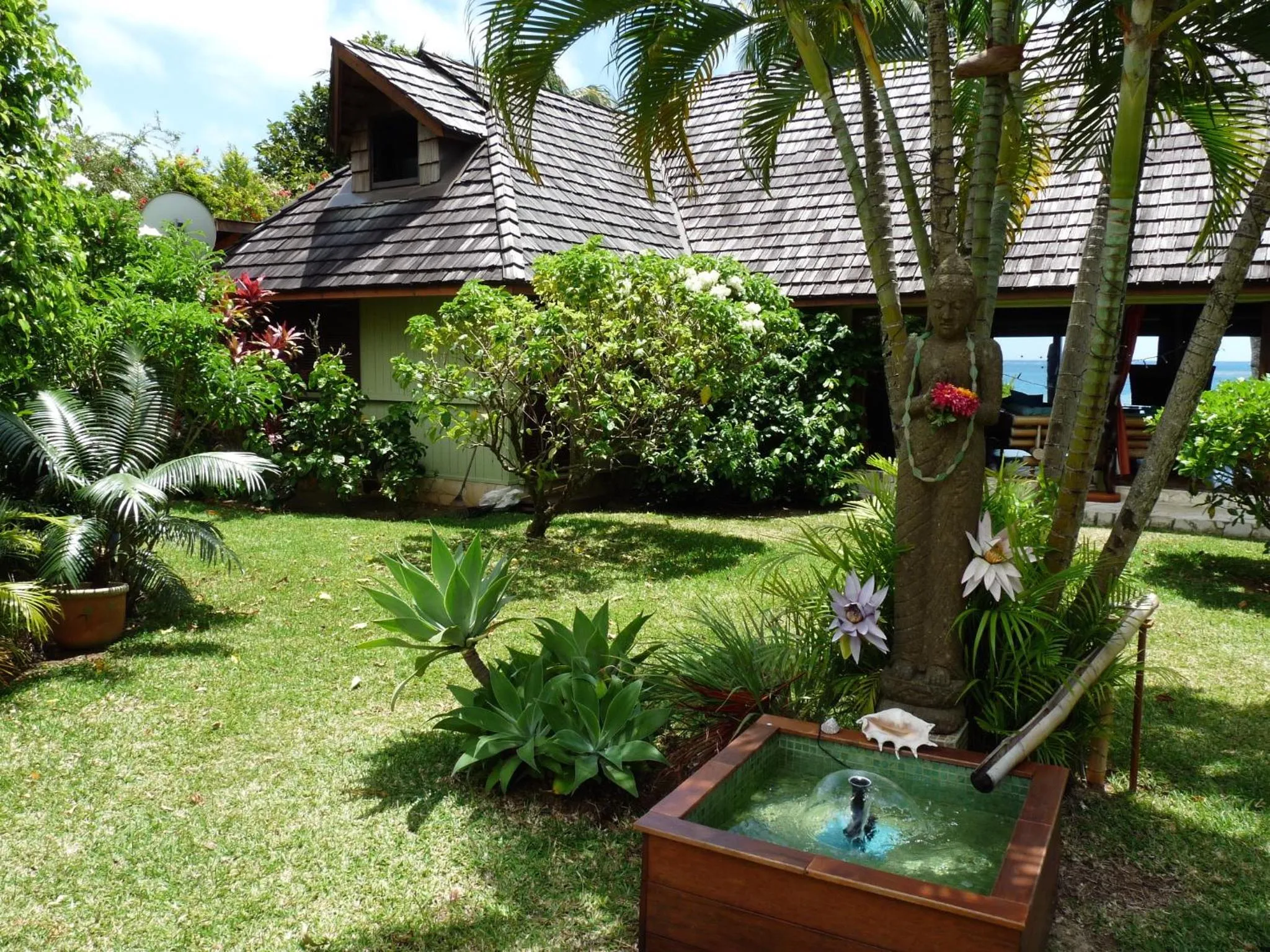 Garden in Poerani Moorea