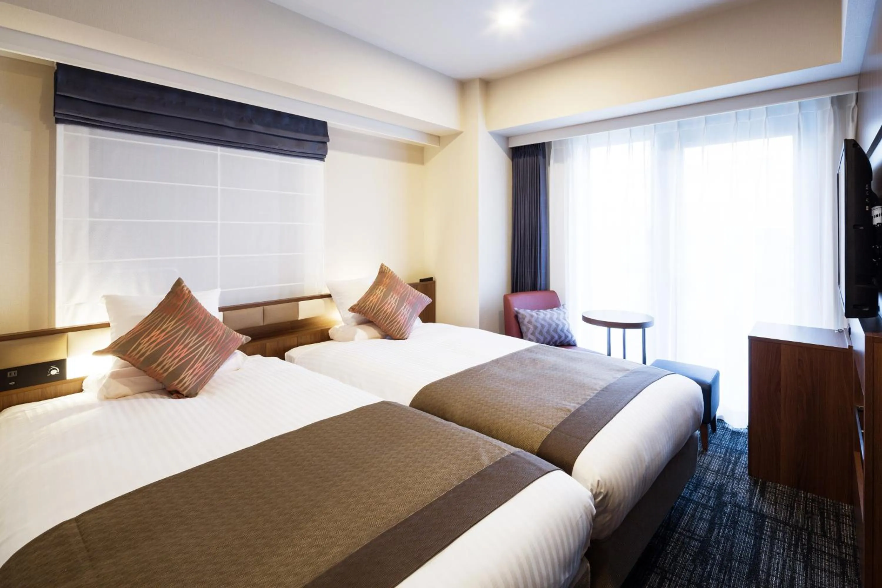 Spring, Bed in HOTEL MYSTAYS Yokohama Kannai