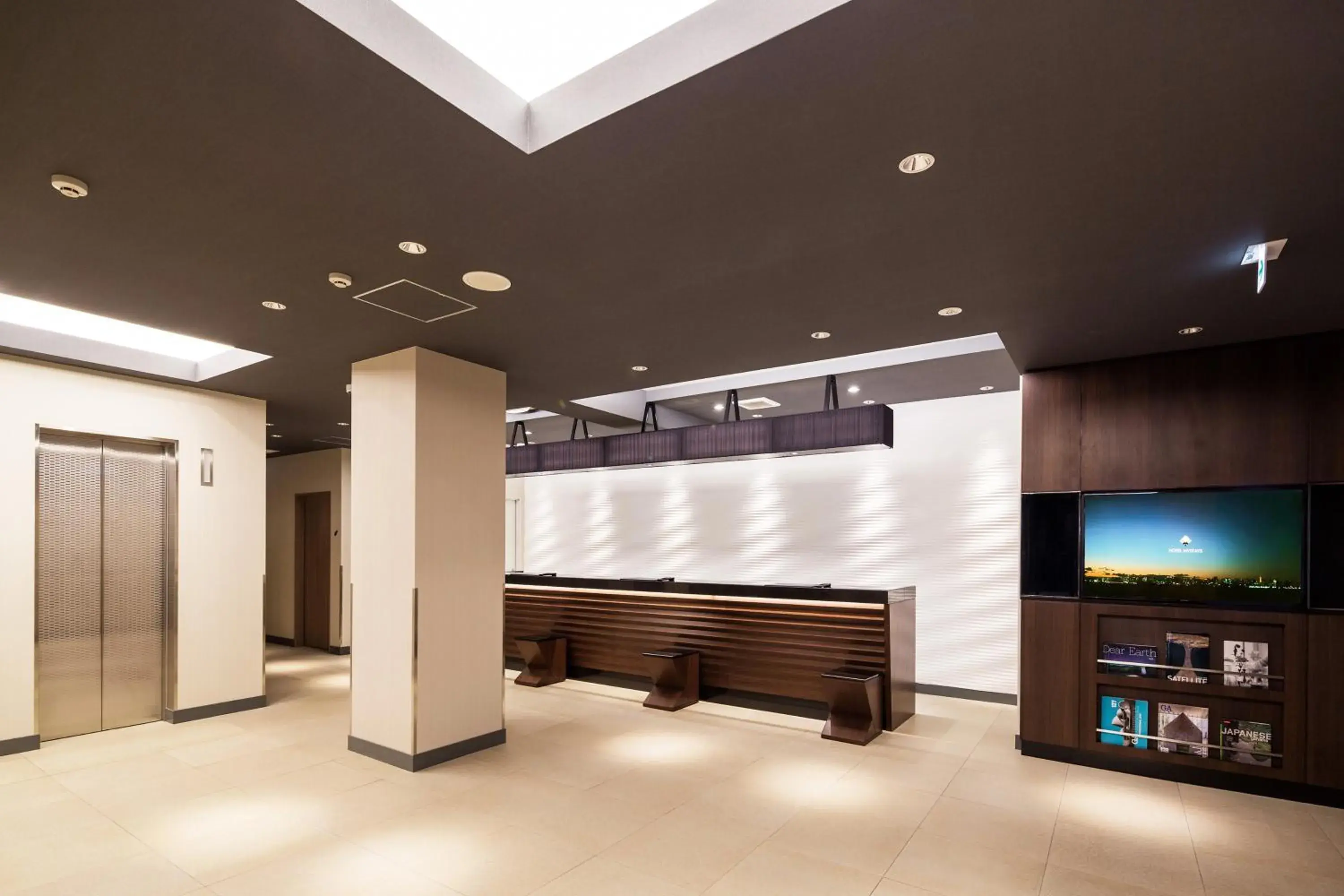 Lobby or reception in HOTEL MYSTAYS Yokohama Kannai Lobby or reception in HOTEL MYSTAYS Yokohama Kannai