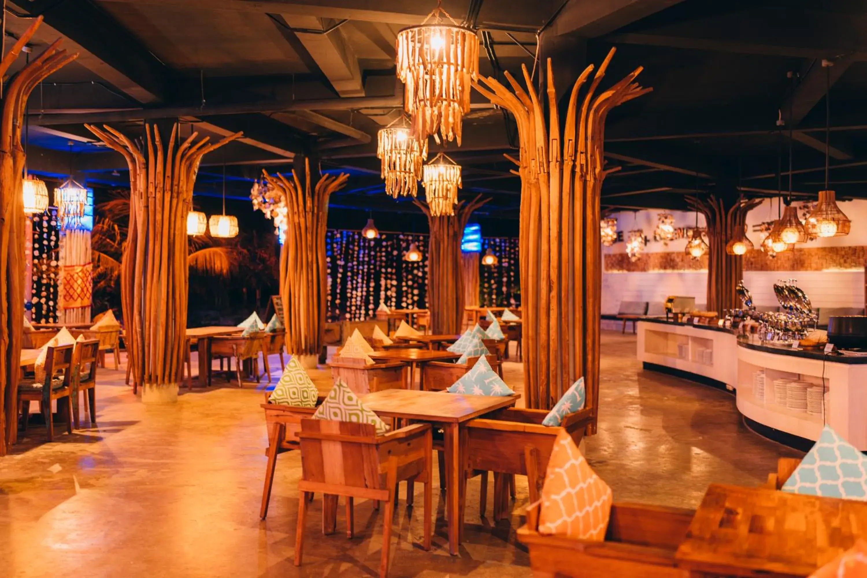 Restaurant/places to eat in Mahagiri Resort Nusa Lembongan Restaurant/places to eat in Mahagiri Resort Nusa Lembongan