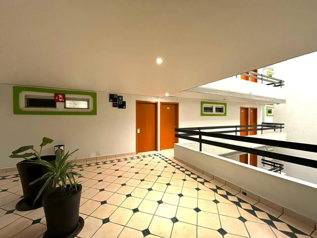 Property building in Hotel Arboledas Expo Property building in Hotel Arboledas Expo