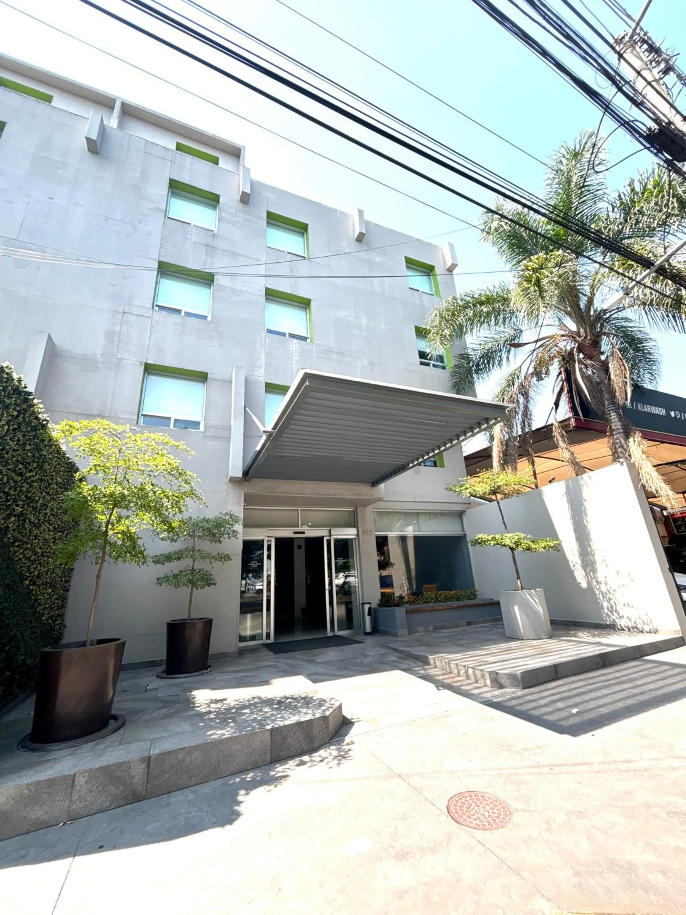 Property building in Hotel Arboledas Expo