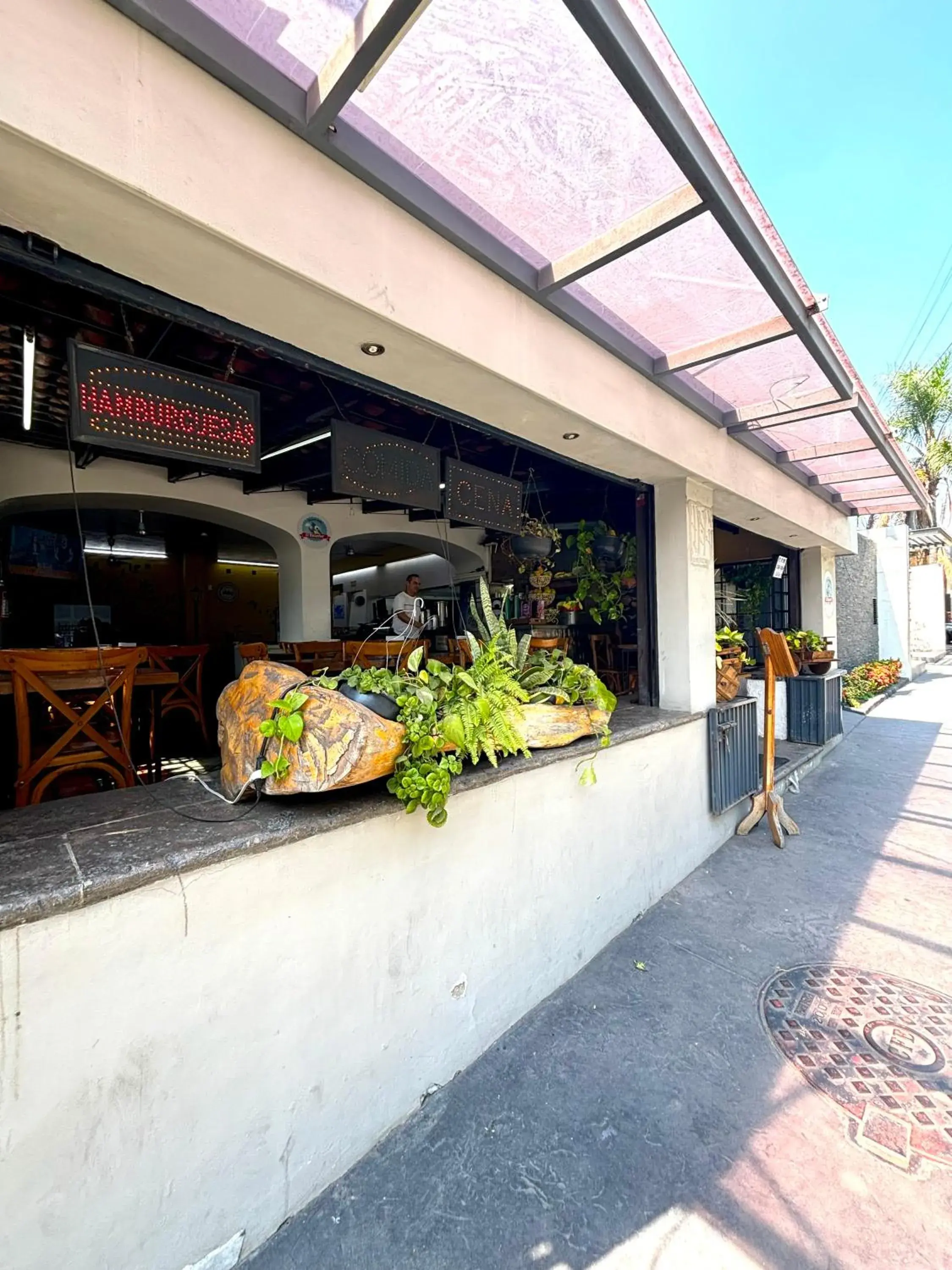 Restaurant/places to eat in Hotel Arboledas Expo Restaurant/places to eat in Hotel Arboledas Expo