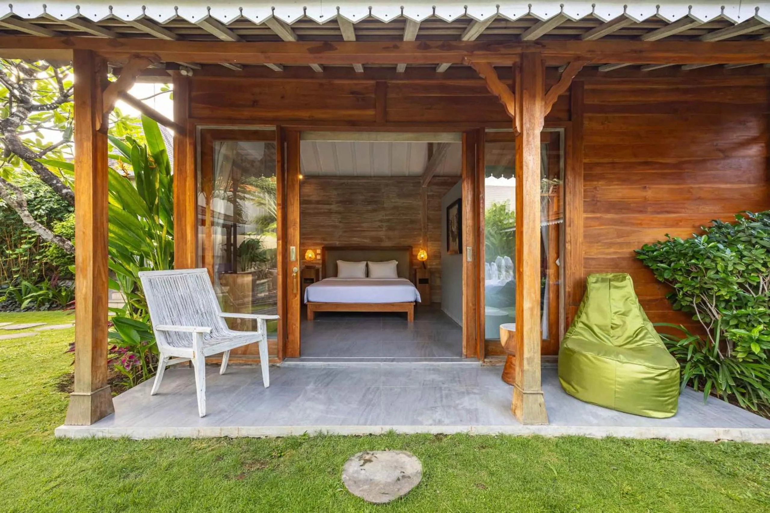 Bedroom in Villa Du Bah - Cozy Tropical 3BR Villa 12min To Beach