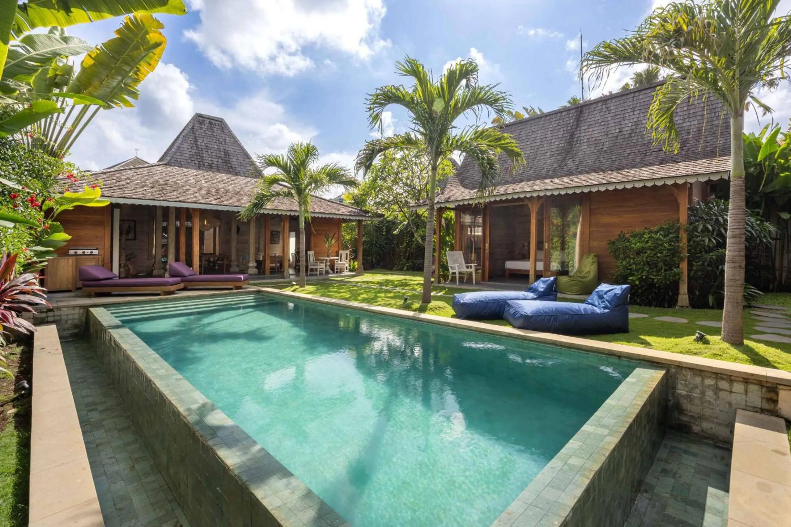 Property building in Villa Du Bah - Cozy Tropical 3BR Villa 12min To Beach