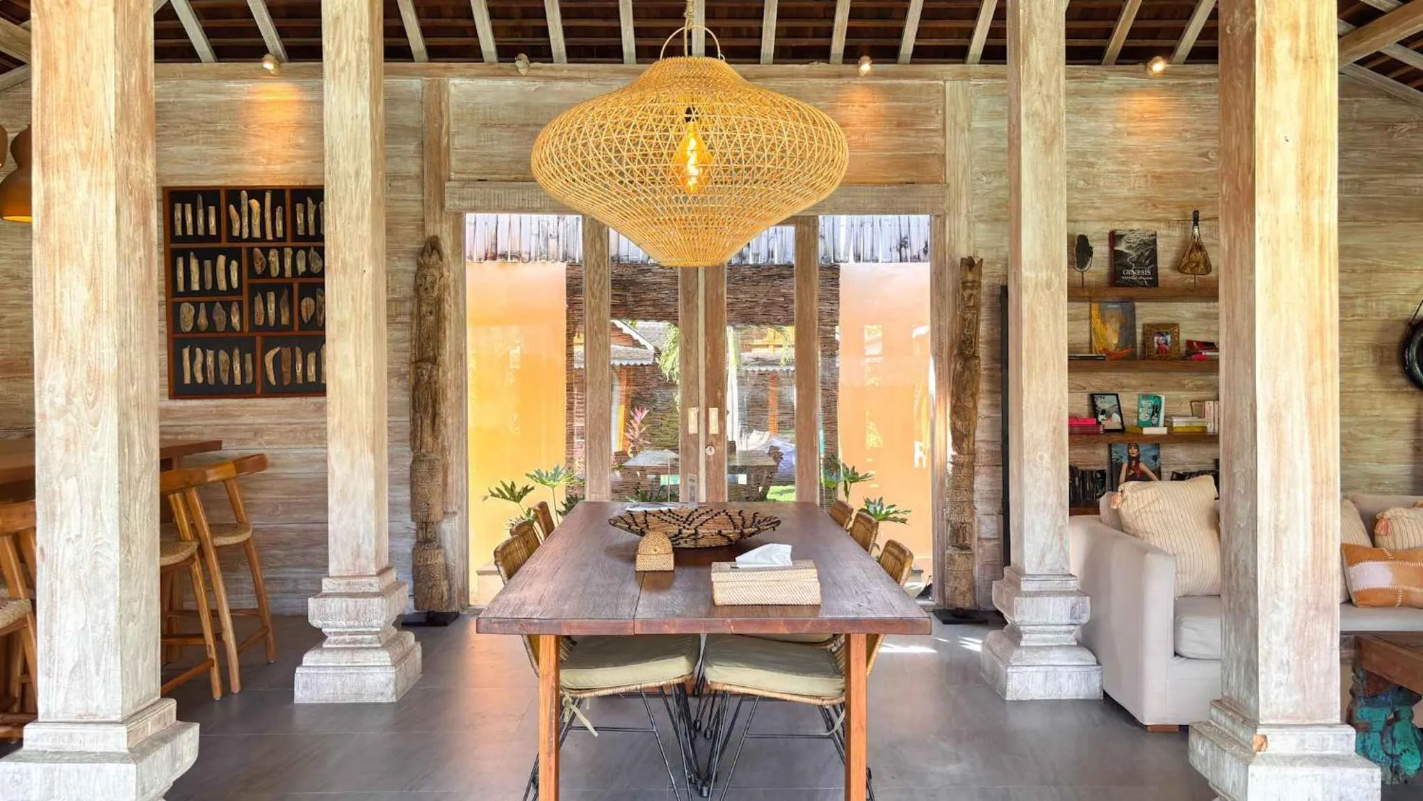 Living room in Villa Du Bah - Cozy Tropical 3BR Villa 12min To Beach