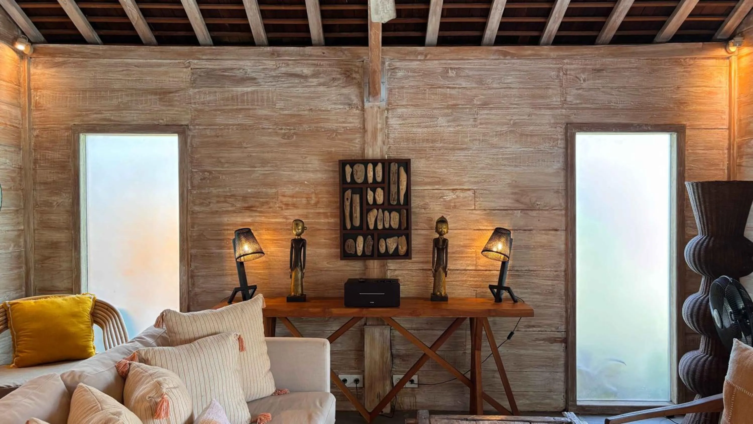 Living room in Villa Du Bah - Cozy Tropical 3BR Villa 12min To Beach