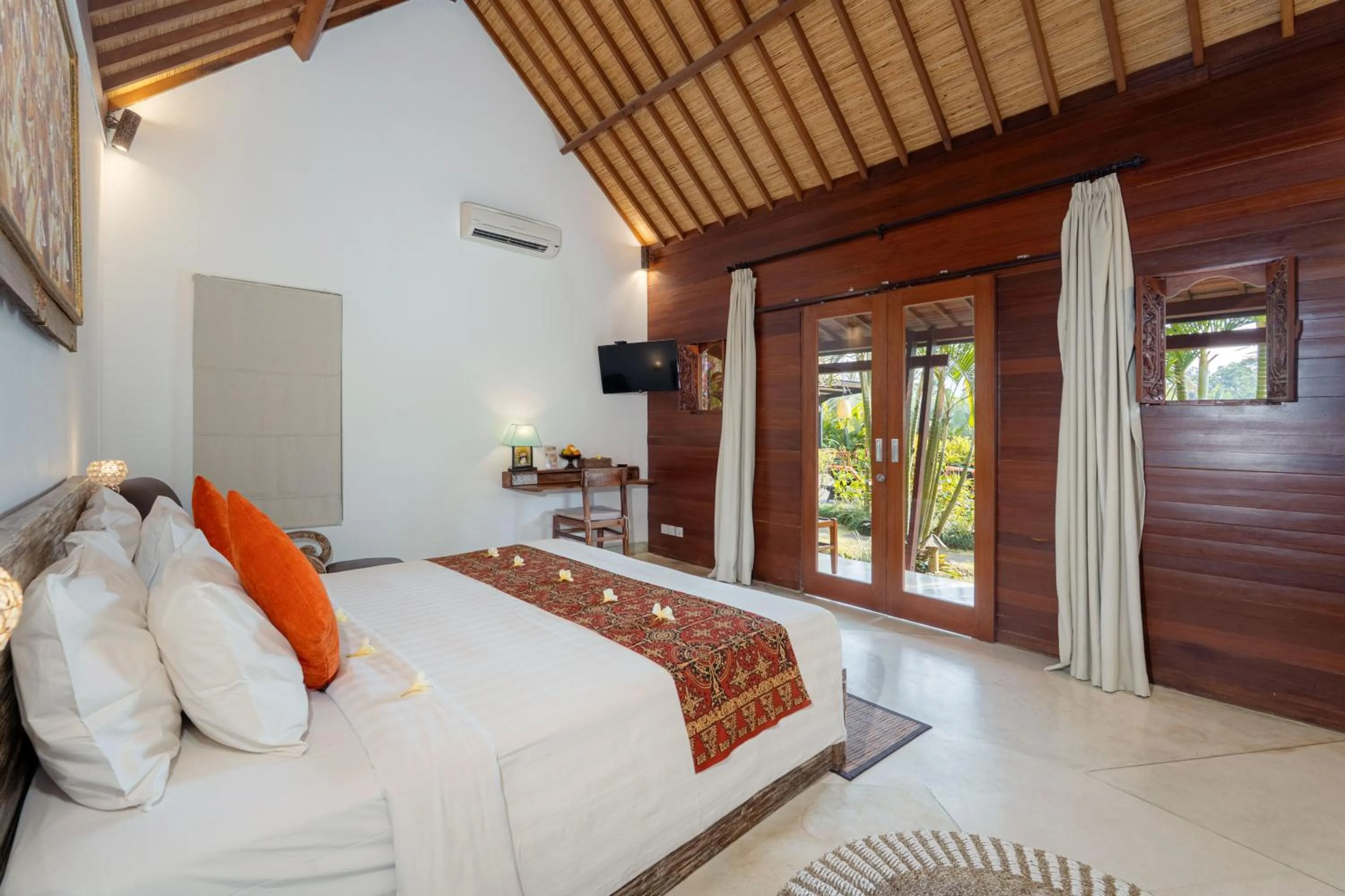 Bedroom, Bed in Villa Tegal Tis Ubud