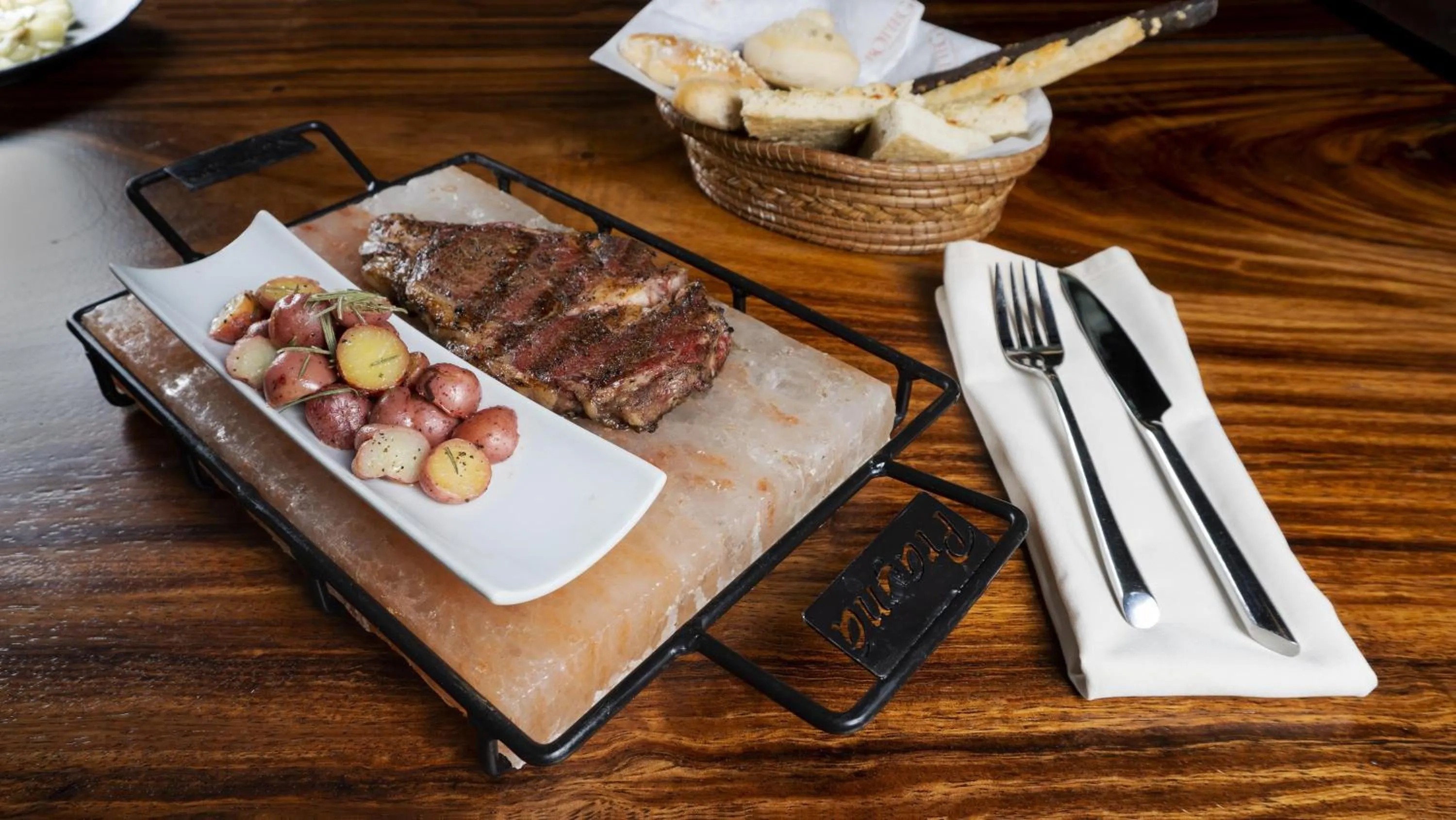 Food and drinks in NH Collection Mexico City Airport T2