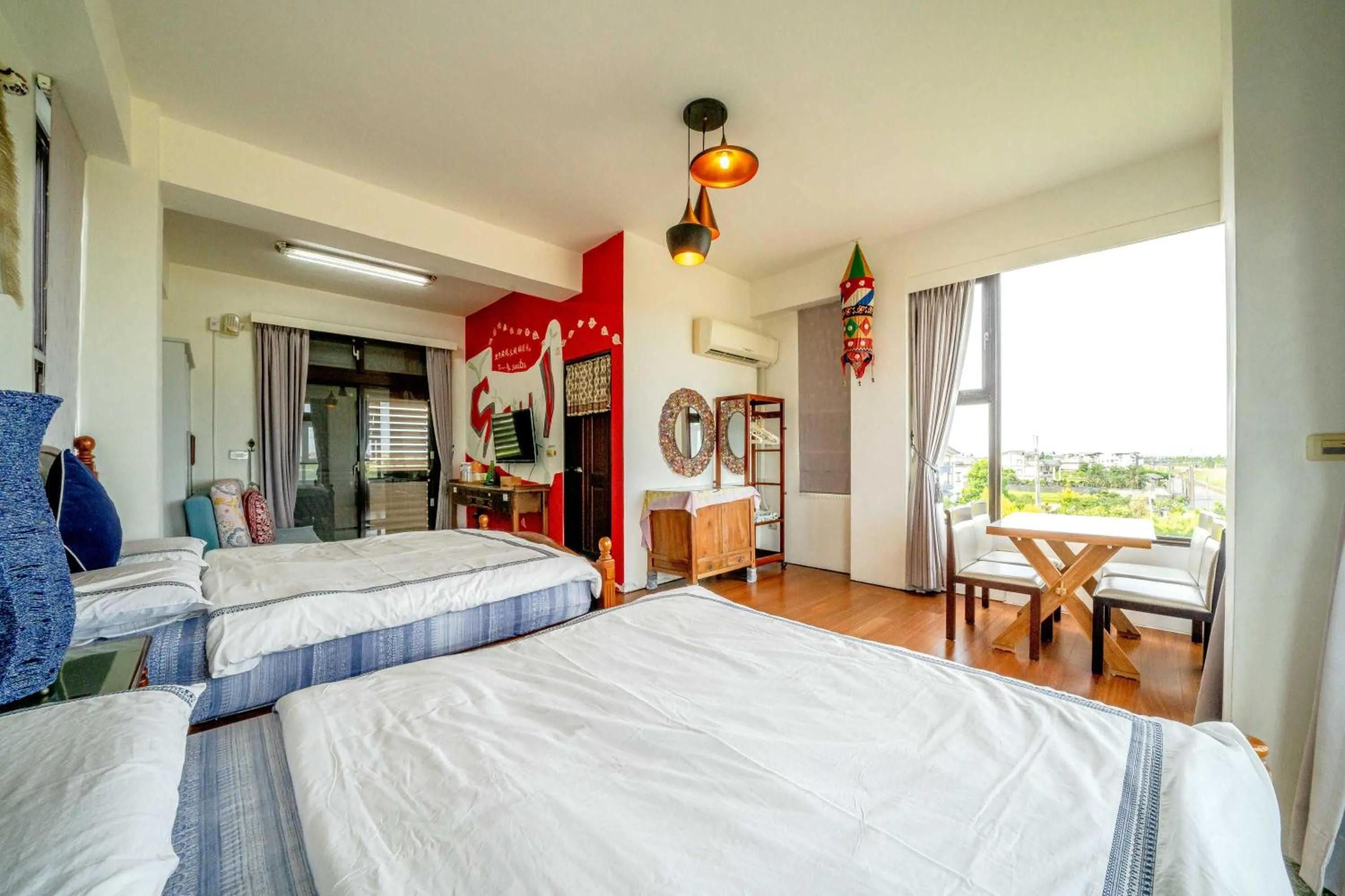 Photo of the whole room, Bed in My Sweetie B&B