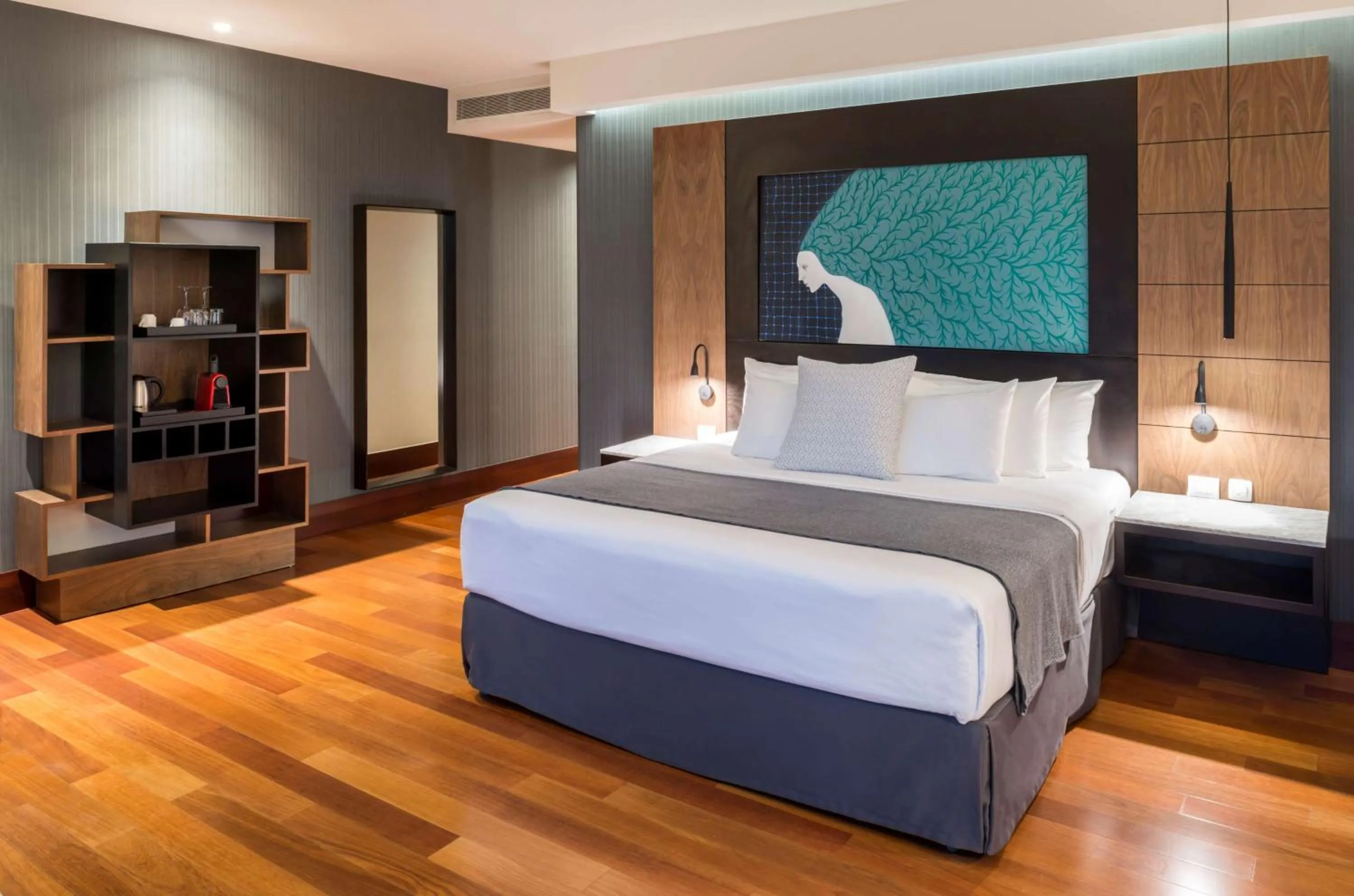 Photo of the whole room, Bed in NH Collection Guadalajara Providencia