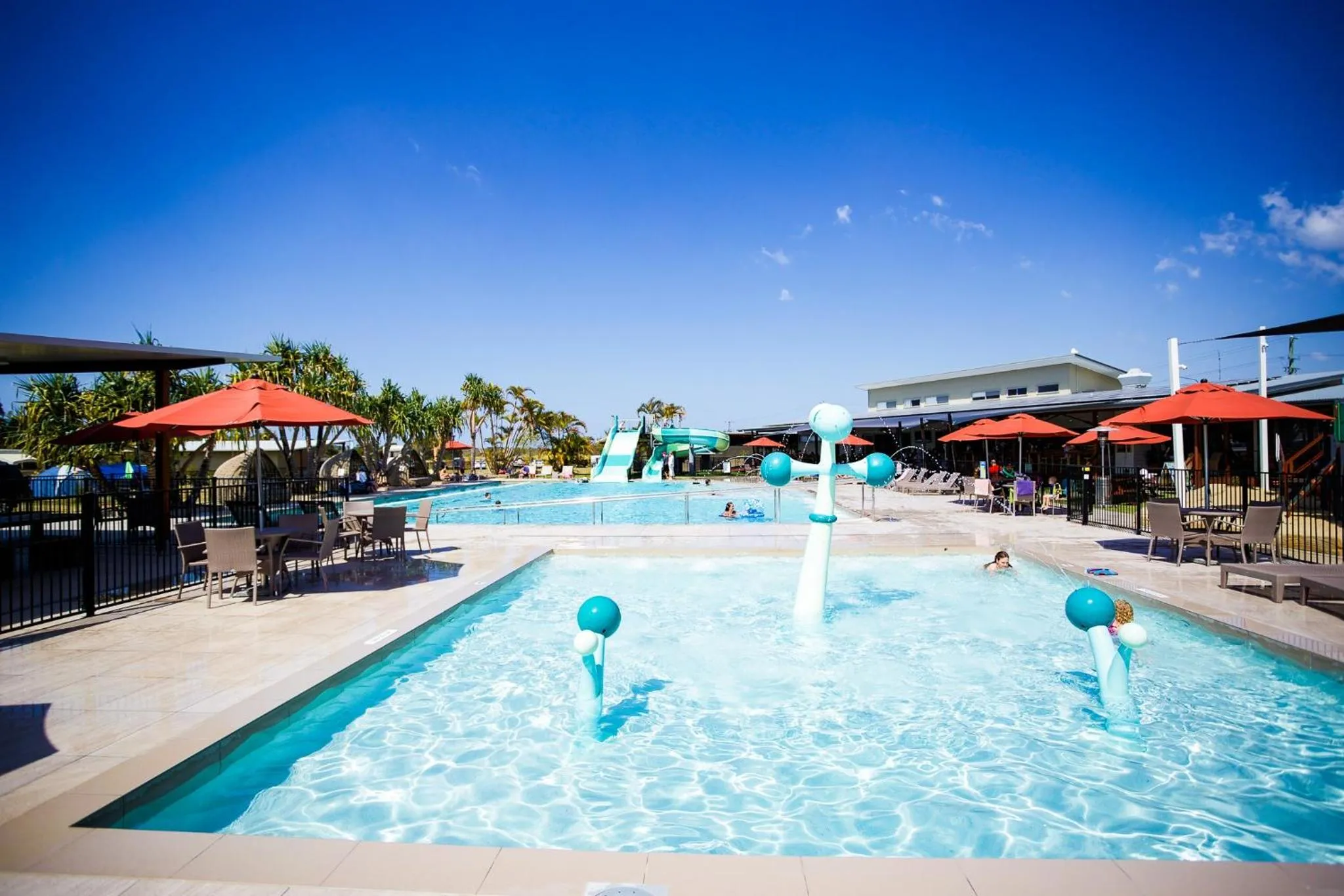 Swimming pool in Ingenia Holidays Rivershore