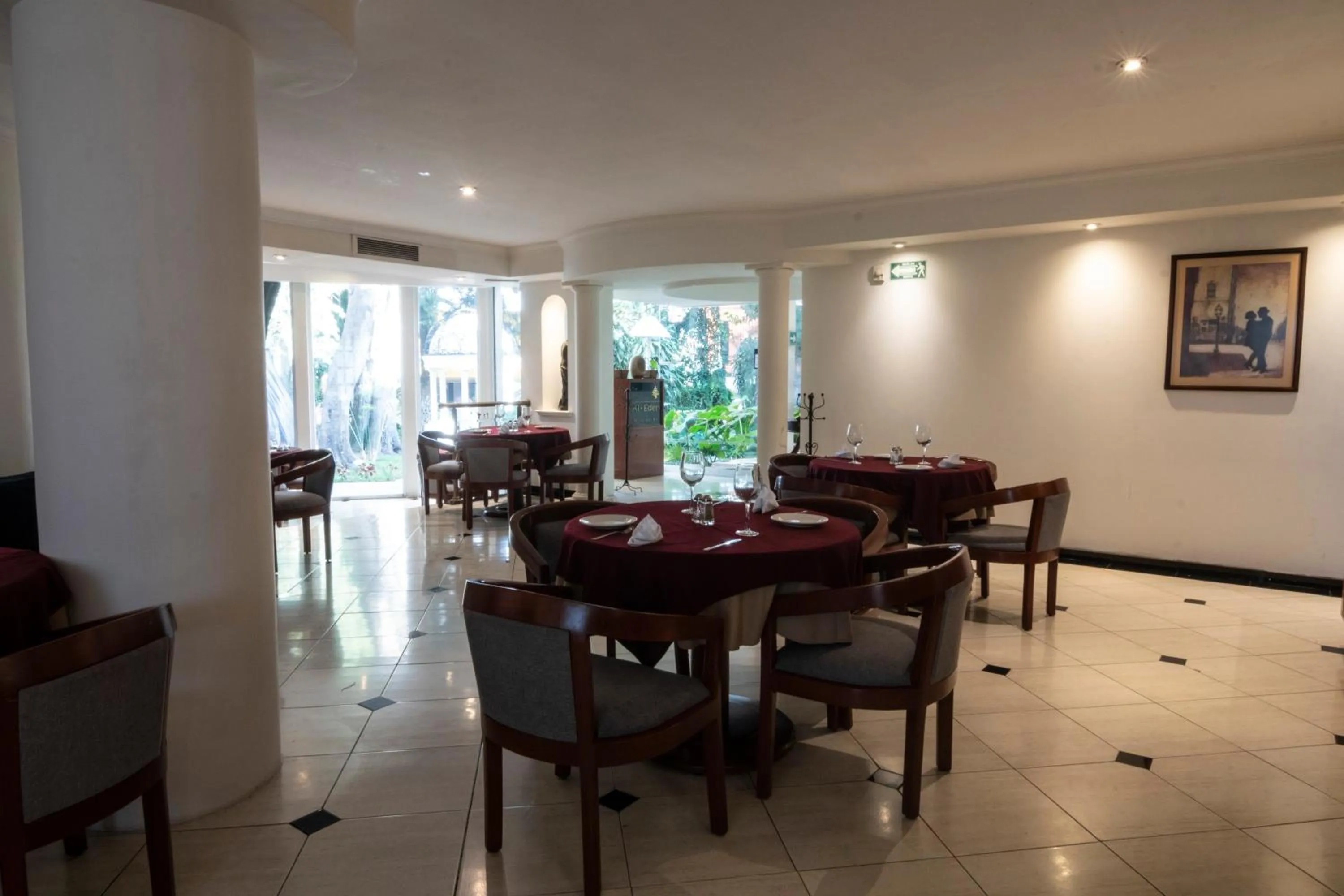 Restaurant/places to eat in Hotel Ronda Minerva