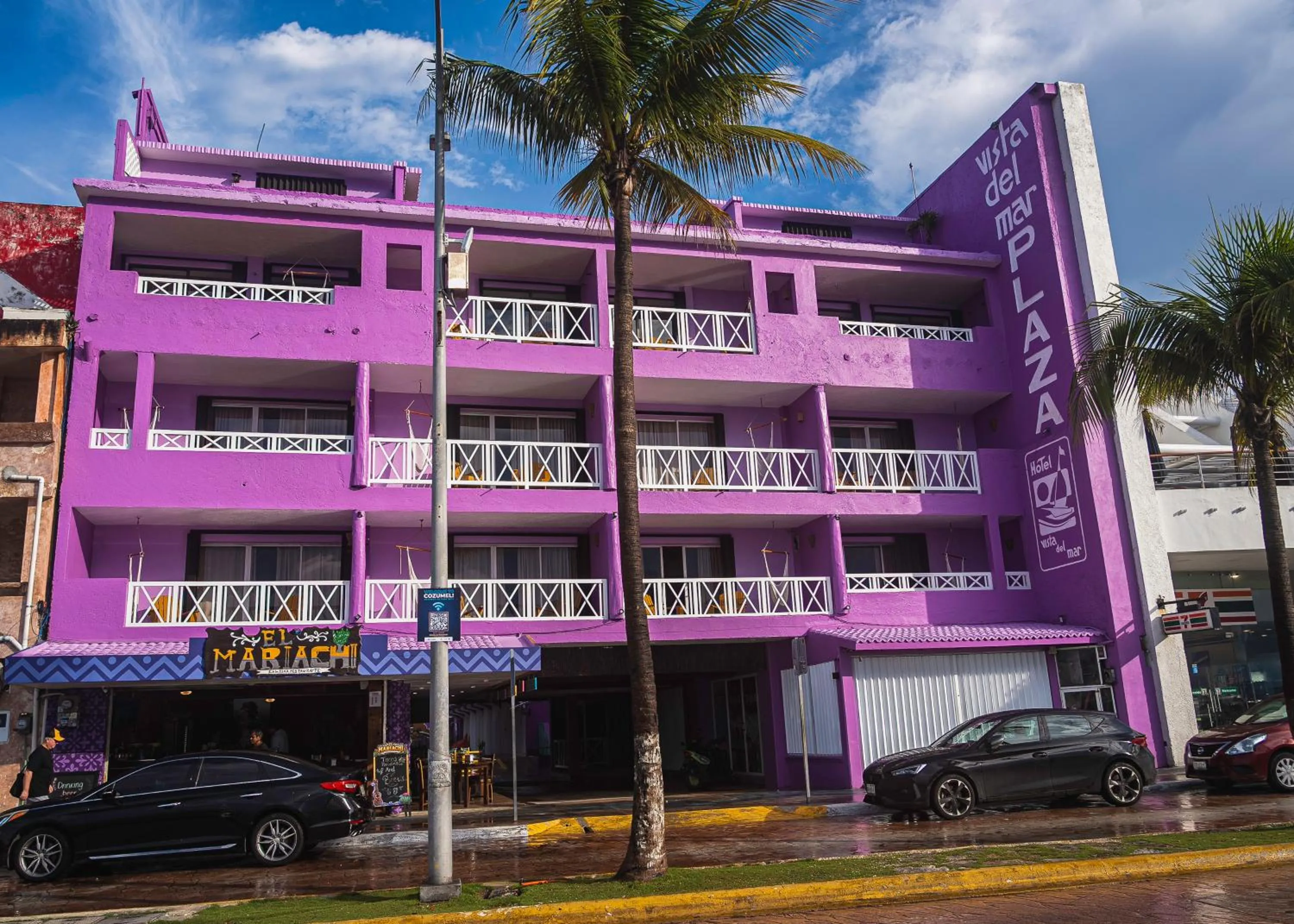 Property building in Hotel Vista del Mar with Beach Club access included