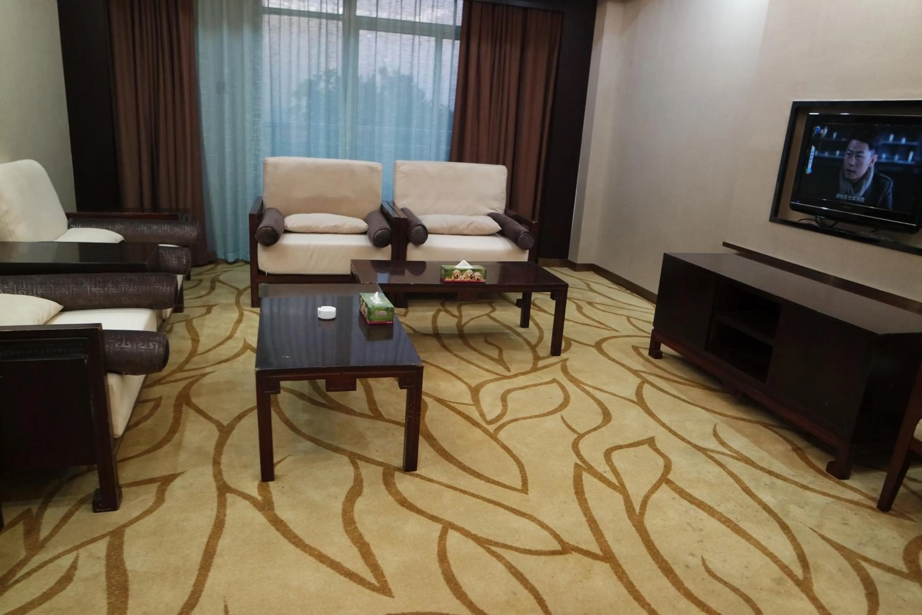 TV and multimedia in Kololo Courts Hotel and Restaurant Kampala