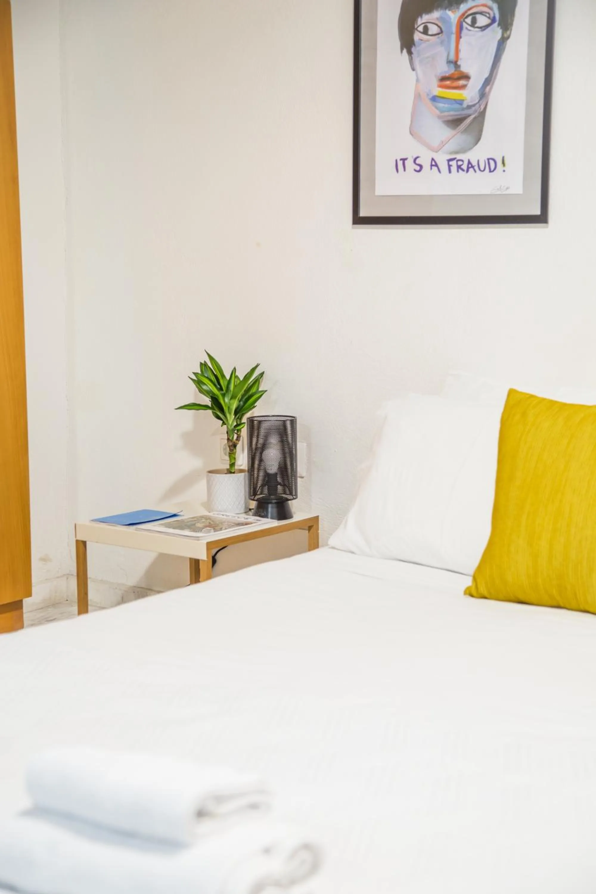 Bed in Concierge Downtown