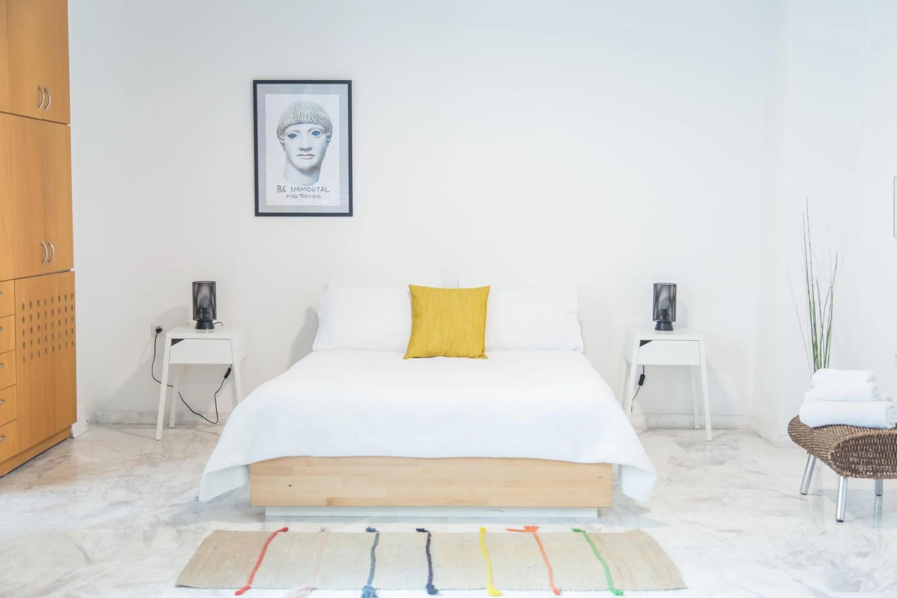 Bed in Concierge Downtown