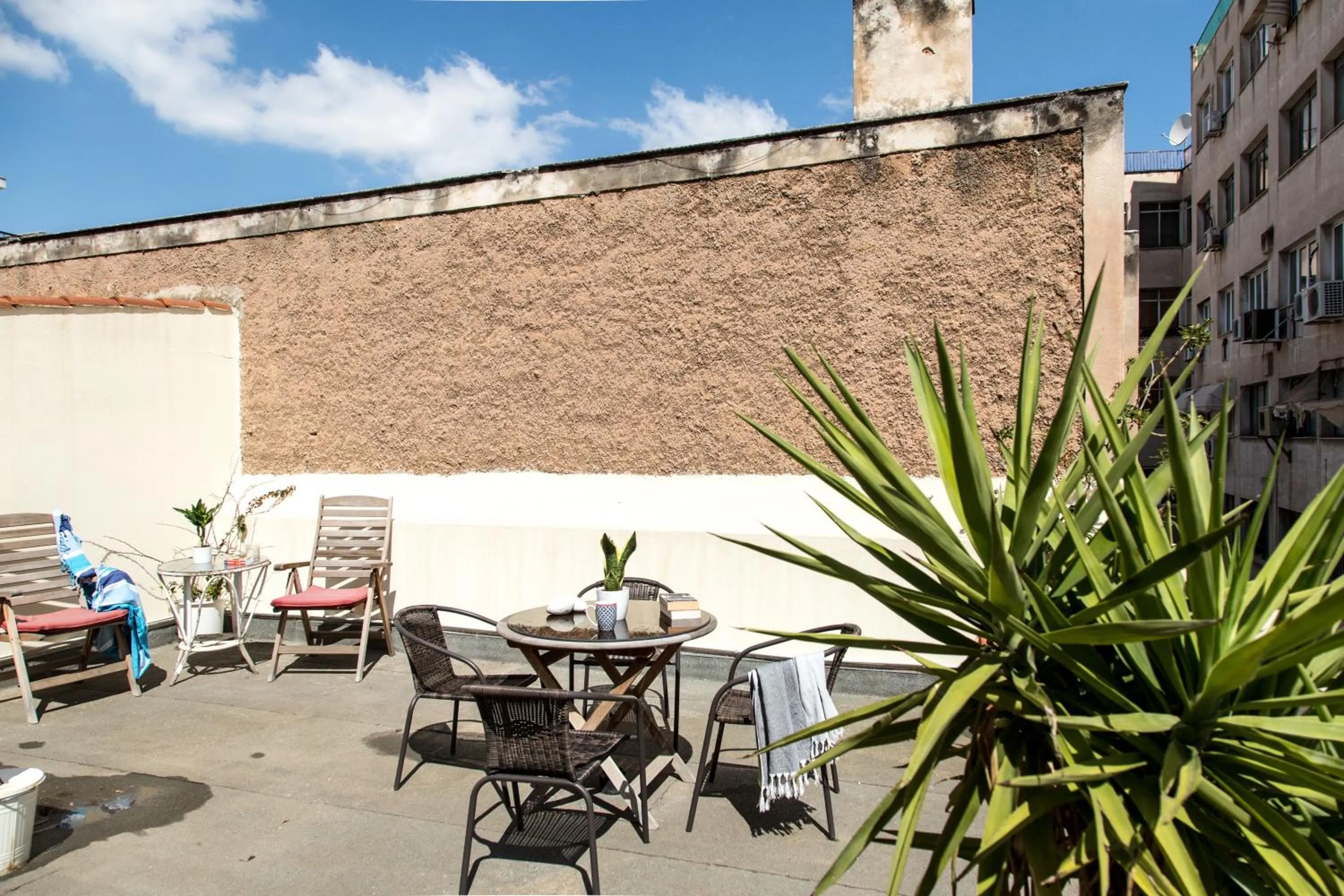 Patio in Concierge Downtown