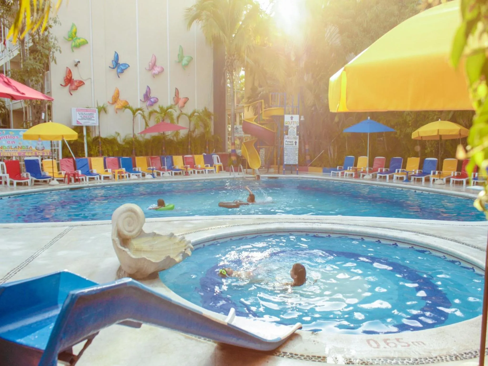 Swimming pool in Sands Acapulco Hotel & Bungalows