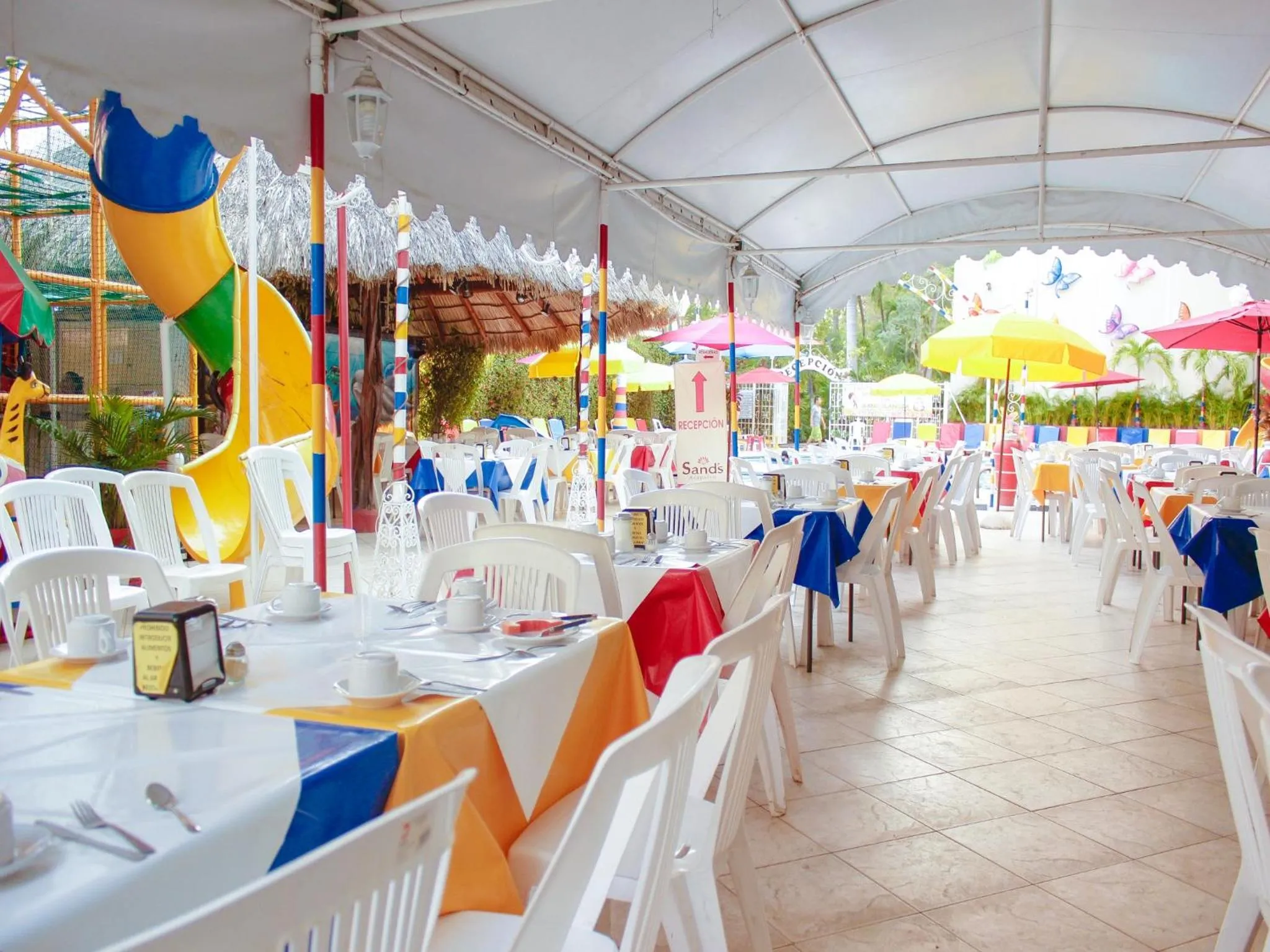 Restaurant/places to eat in Sands Acapulco Hotel & Bungalows