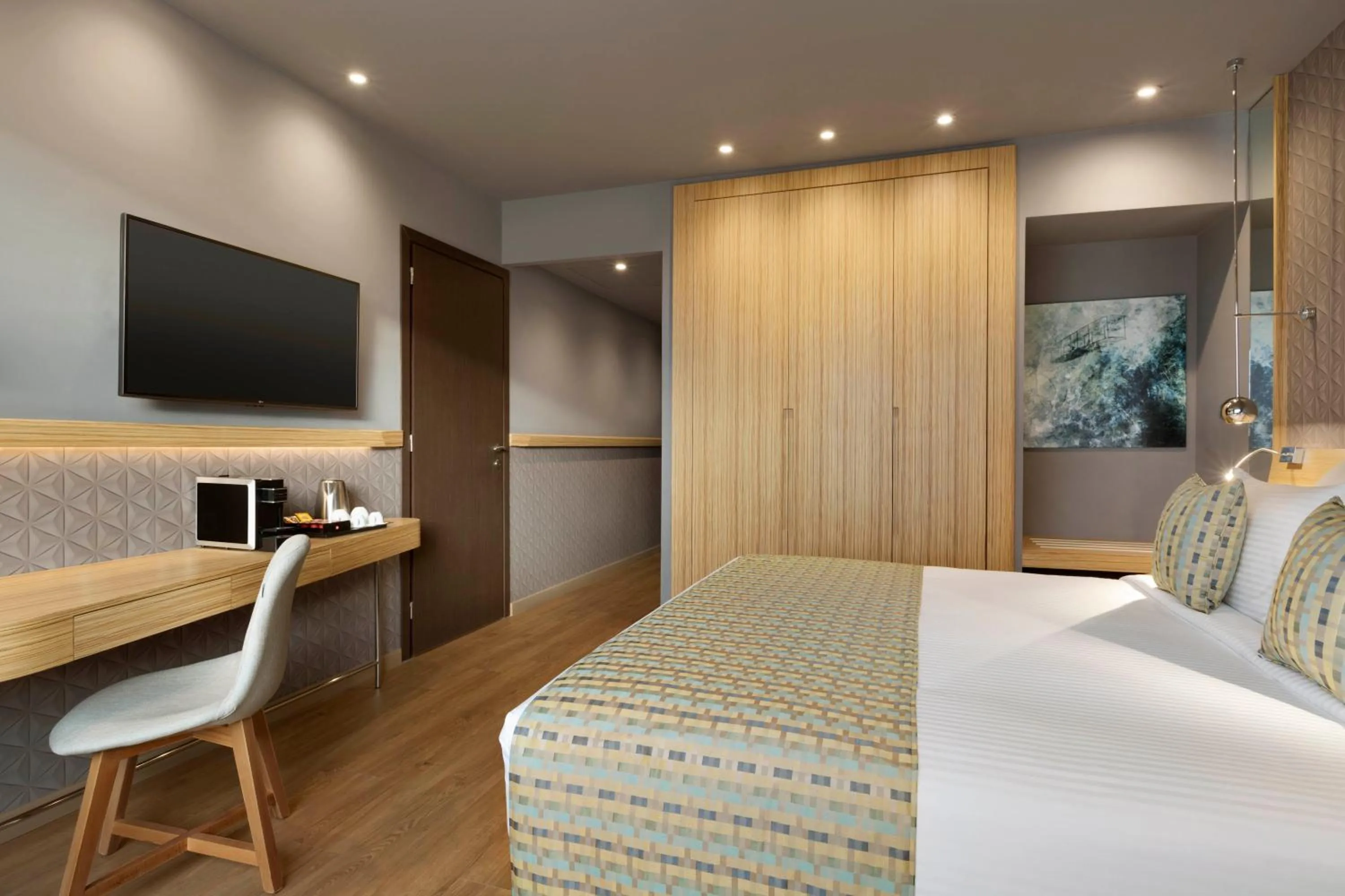 TV and multimedia, Bed in Zeus Wyndham Grand Athens