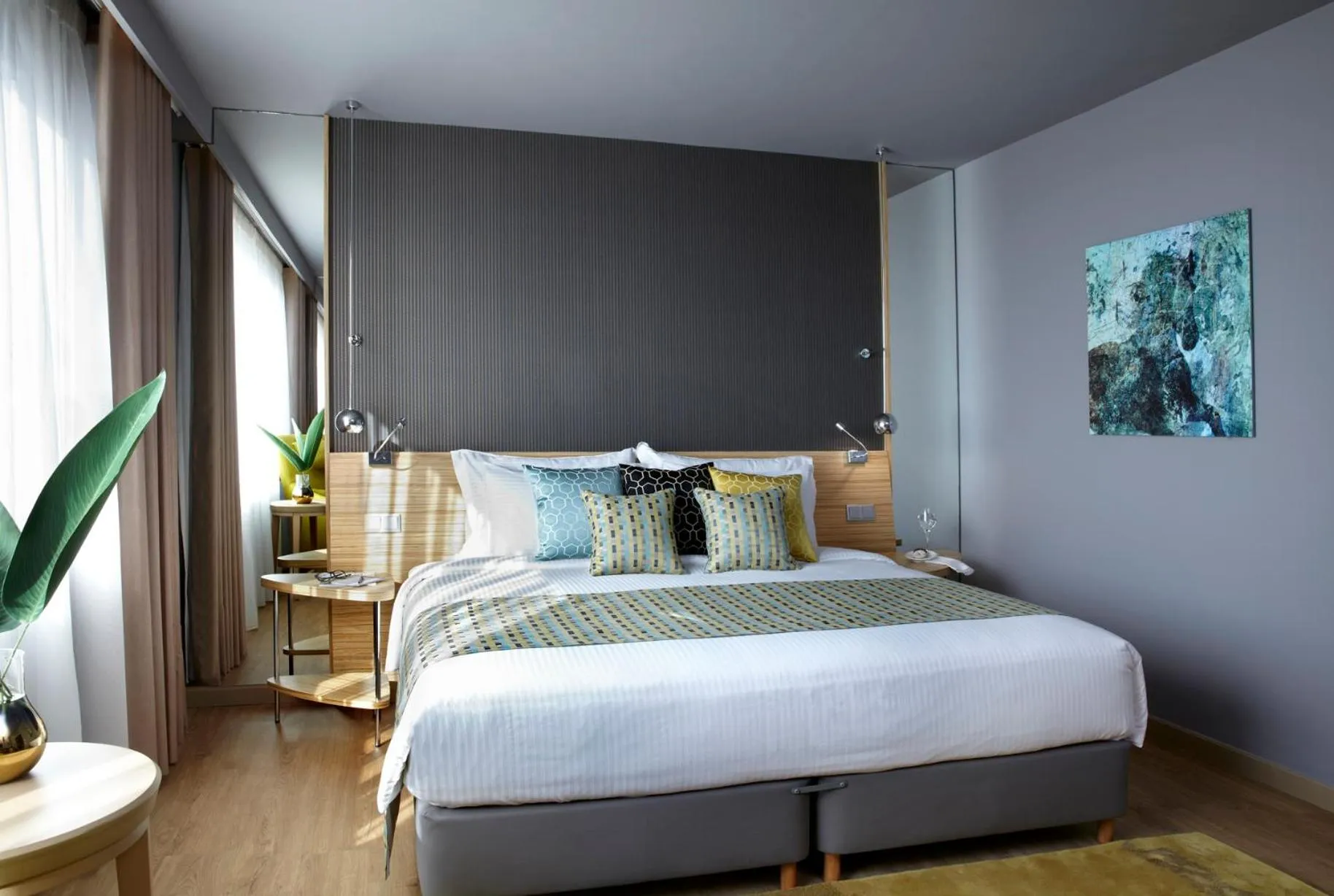 Bedroom, Bed in Zeus Wyndham Grand Athens