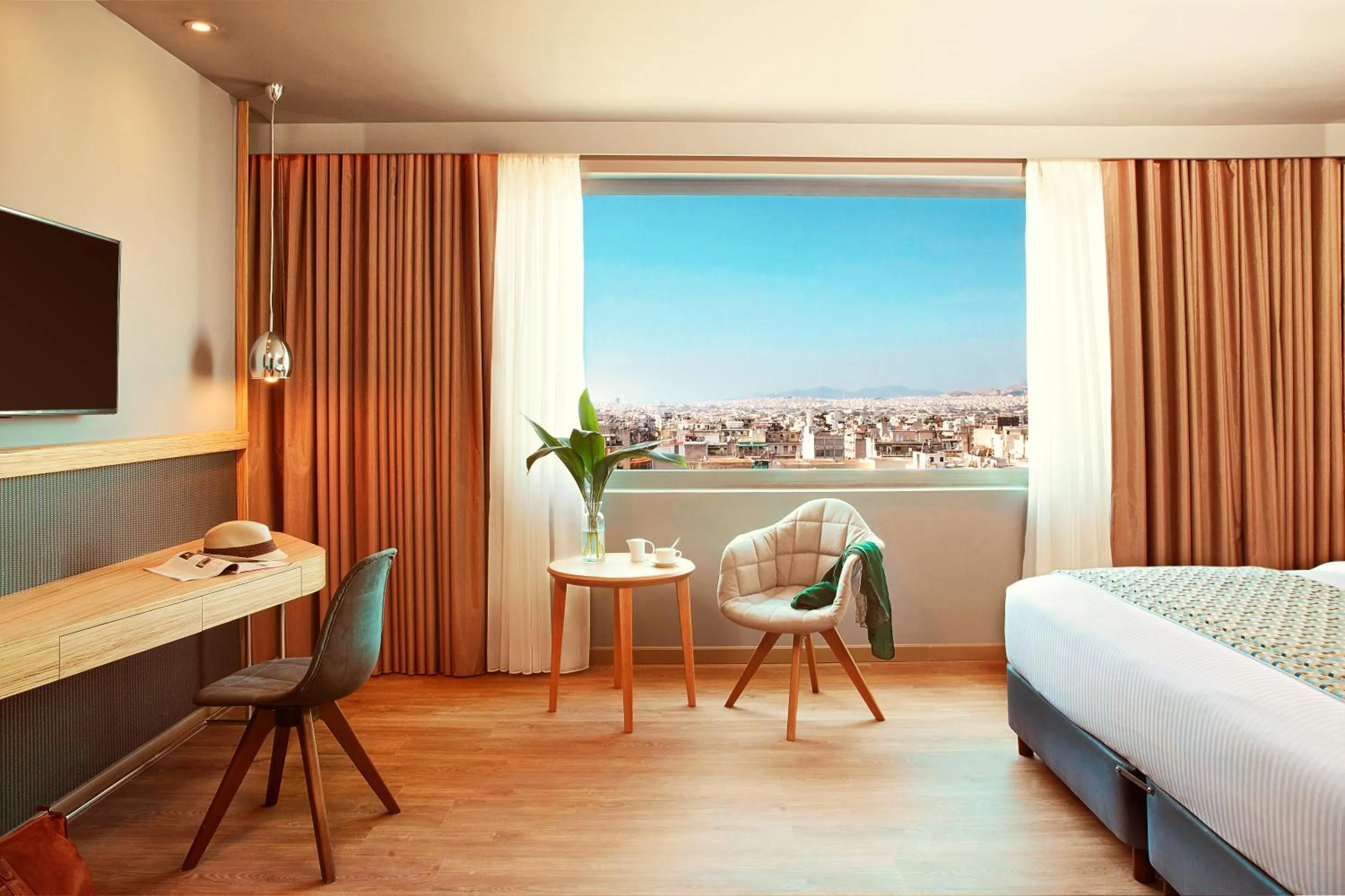 Bed in Zeus Wyndham Grand Athens