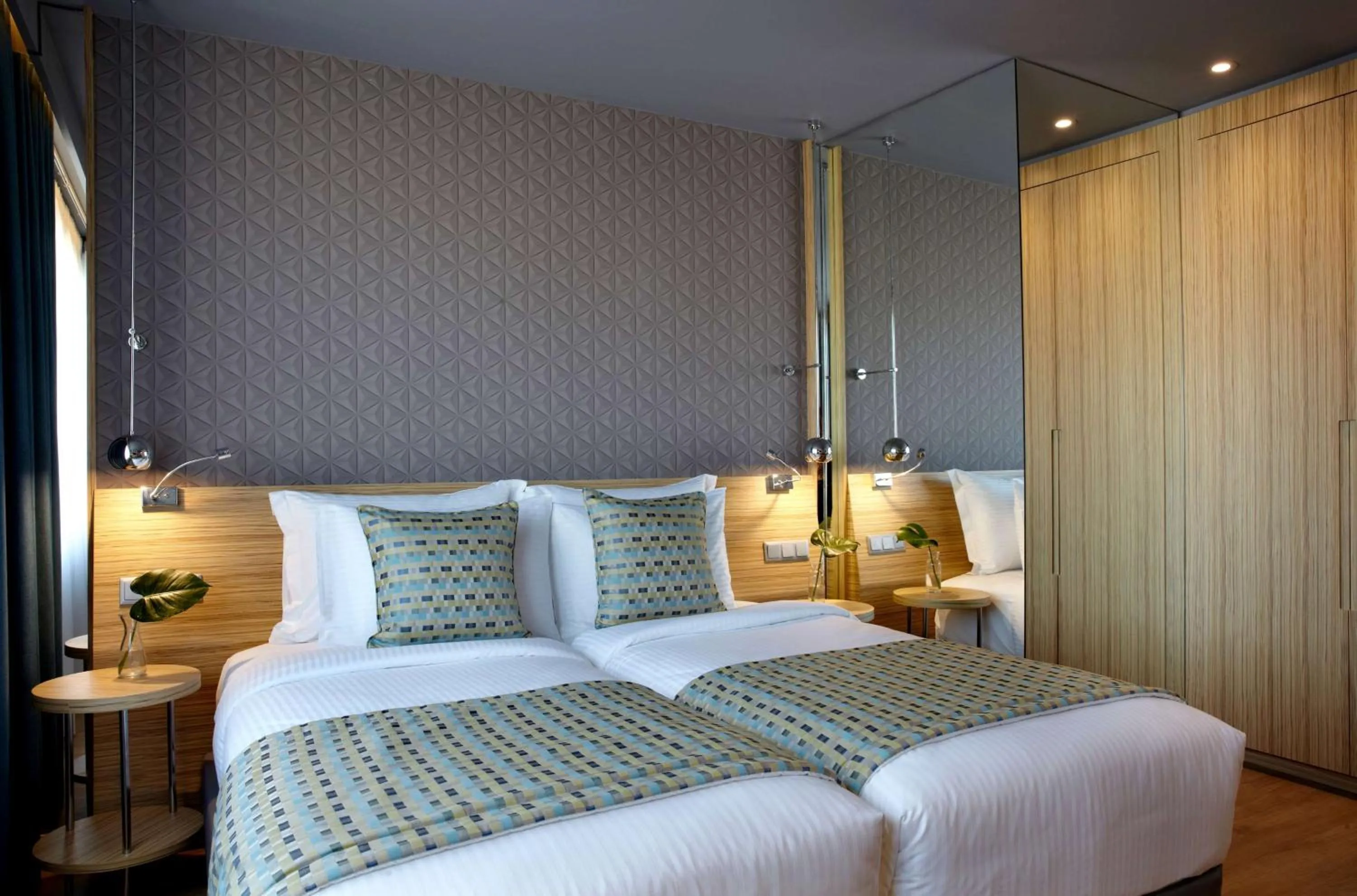 Photo of the whole room, Bed in Zeus Wyndham Grand Athens